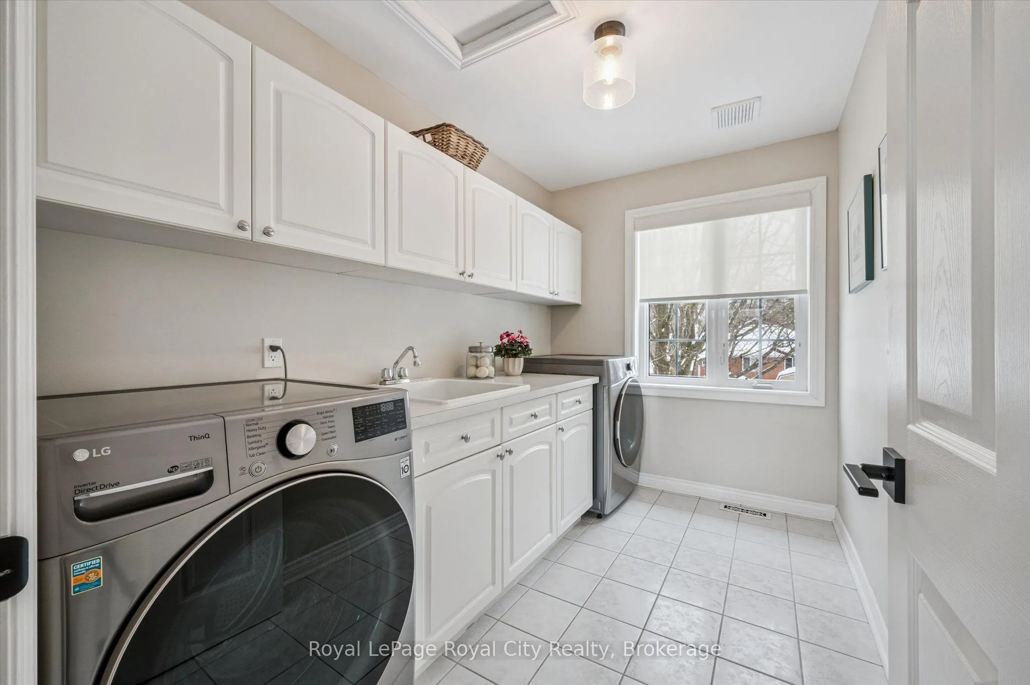 25 MANOR PARK Crescent #11