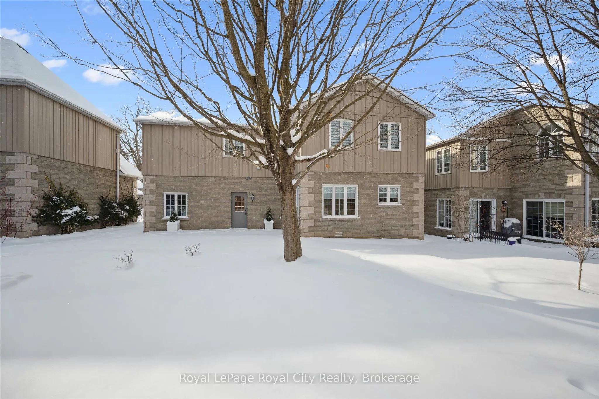 25 MANOR PARK Crescent #11