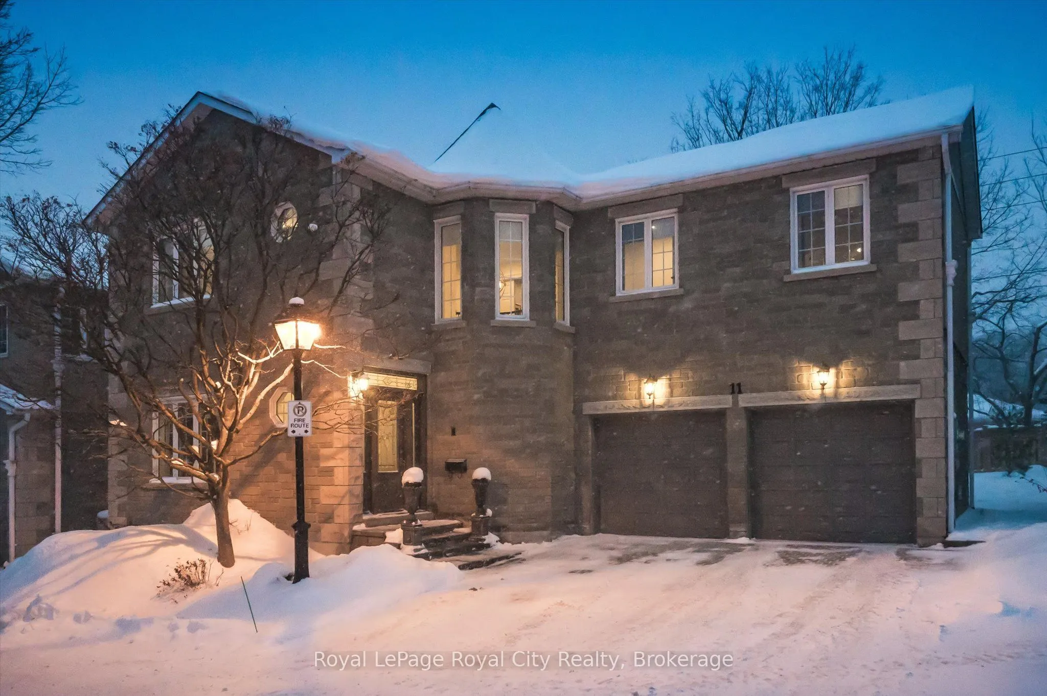 25 MANOR PARK Crescent #11