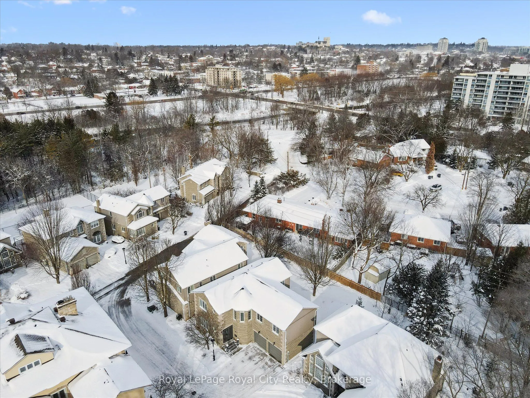 25 MANOR PARK Crescent #11