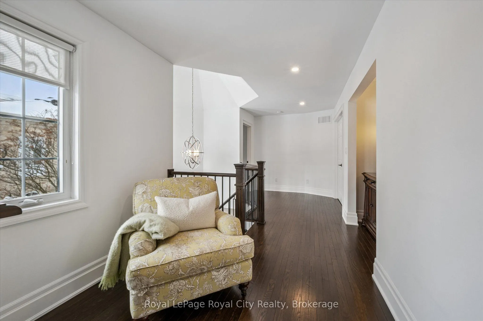 25 MANOR PARK Crescent #11