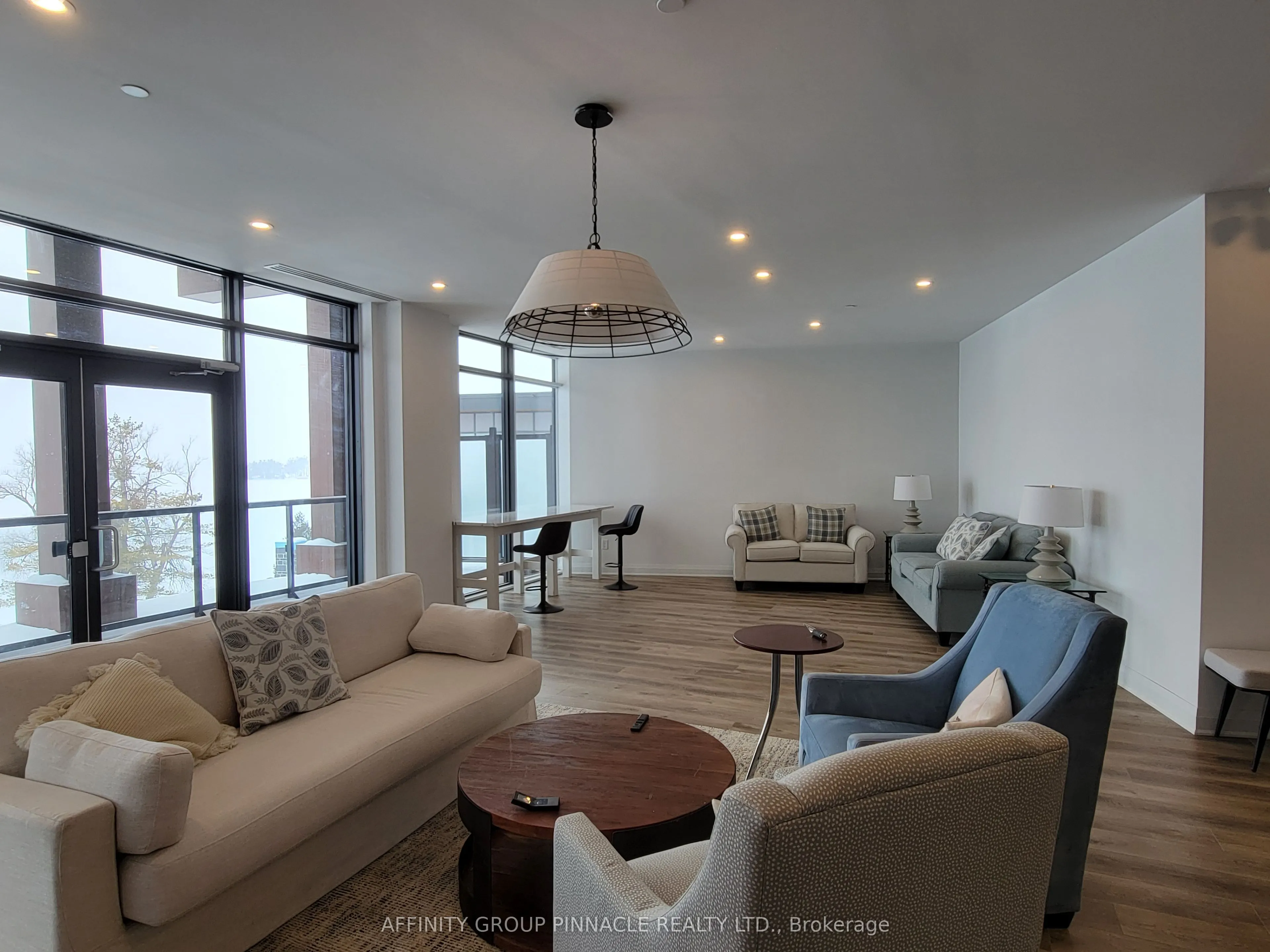 99 Louisa Street #201
