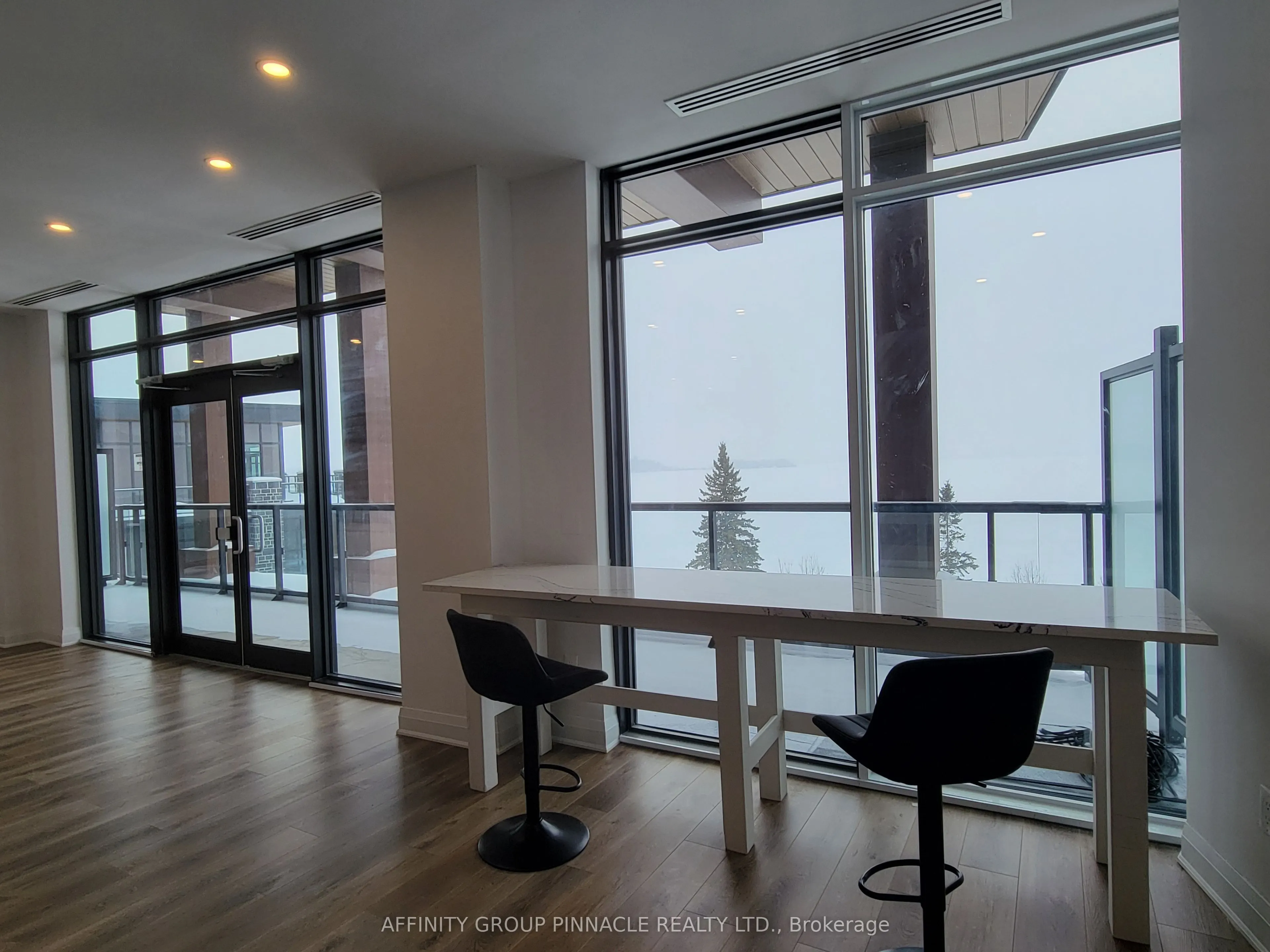 99 Louisa Street #201