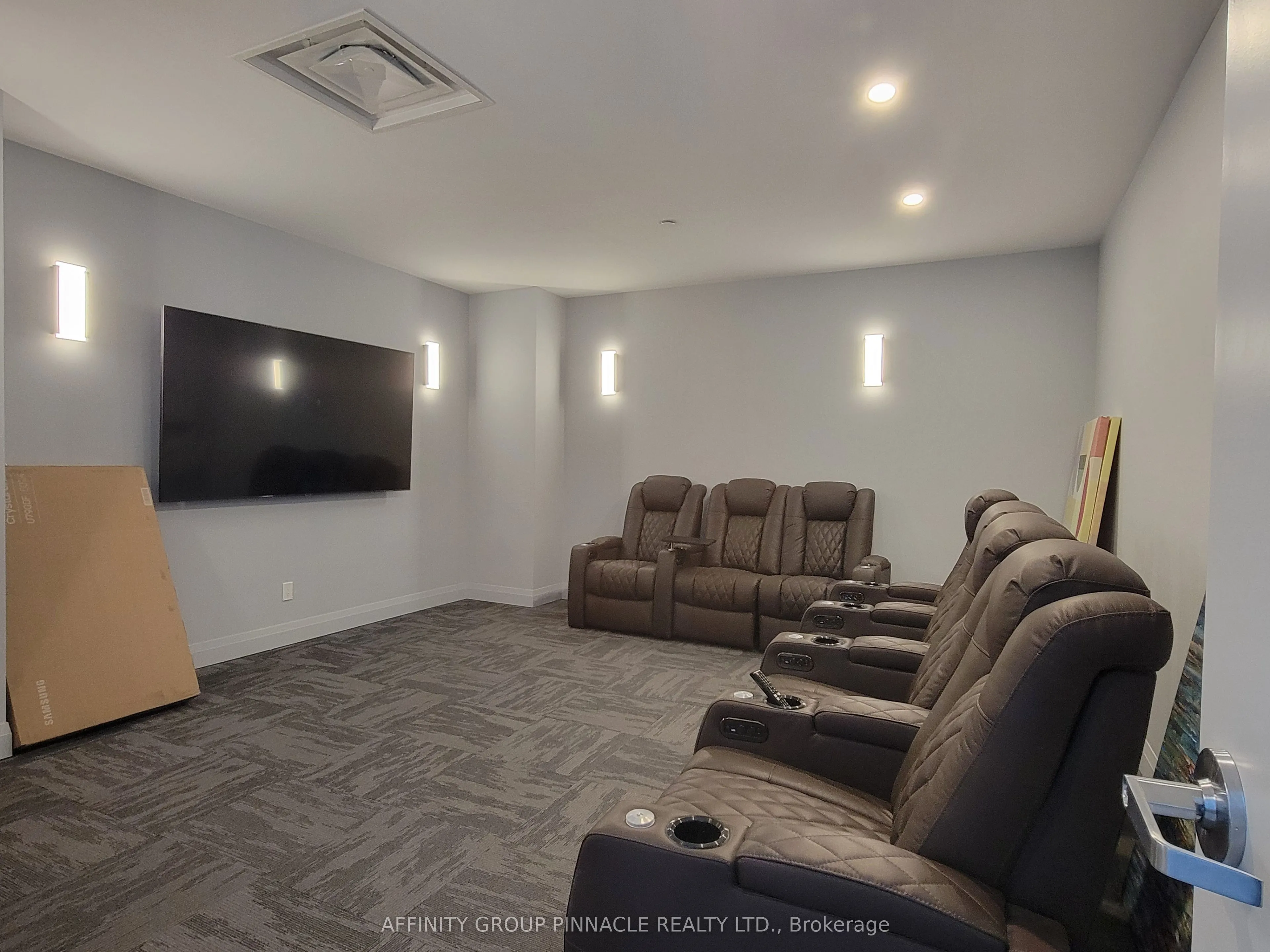 99 Louisa Street #201