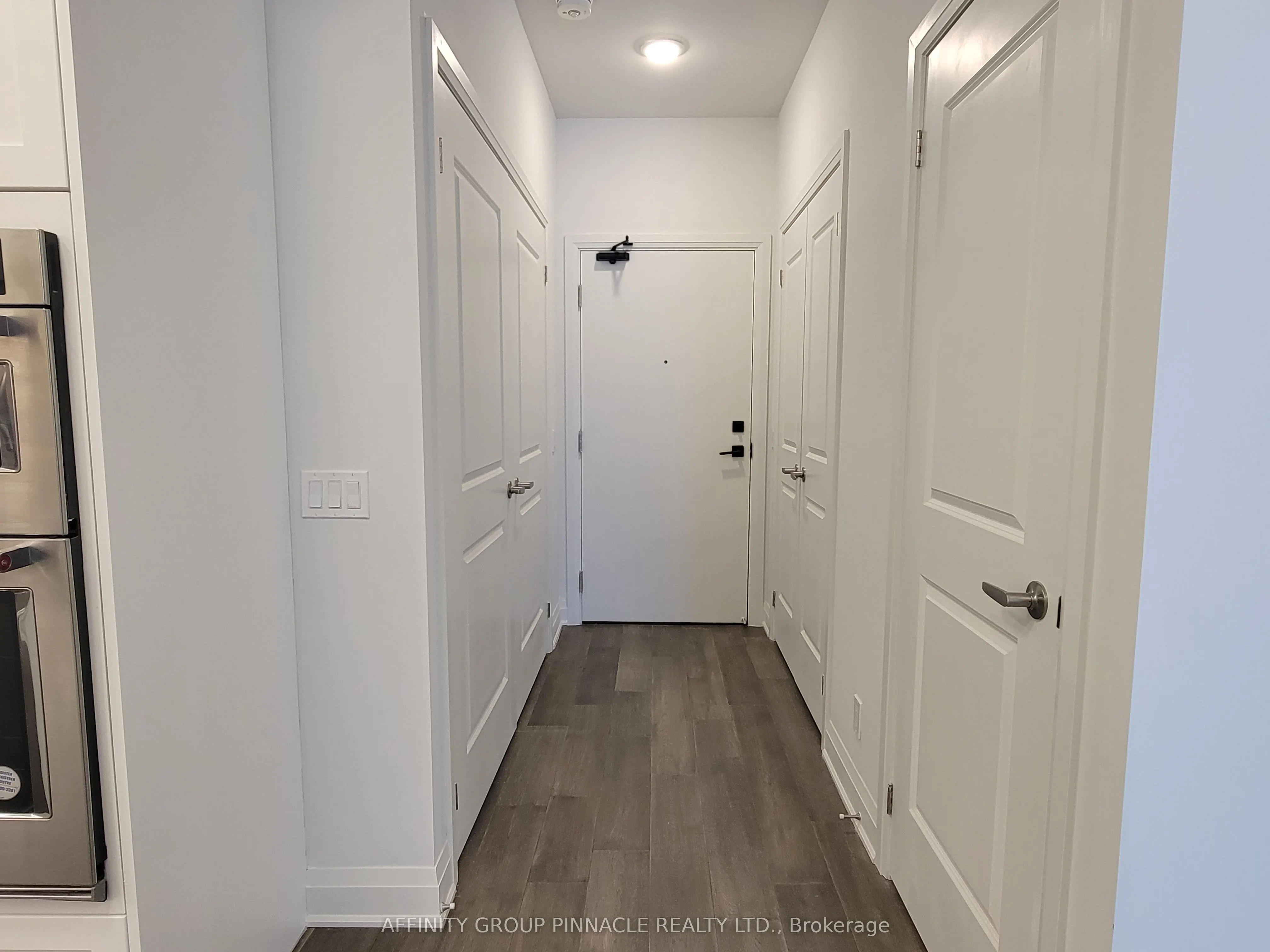 99 Louisa Street #201
