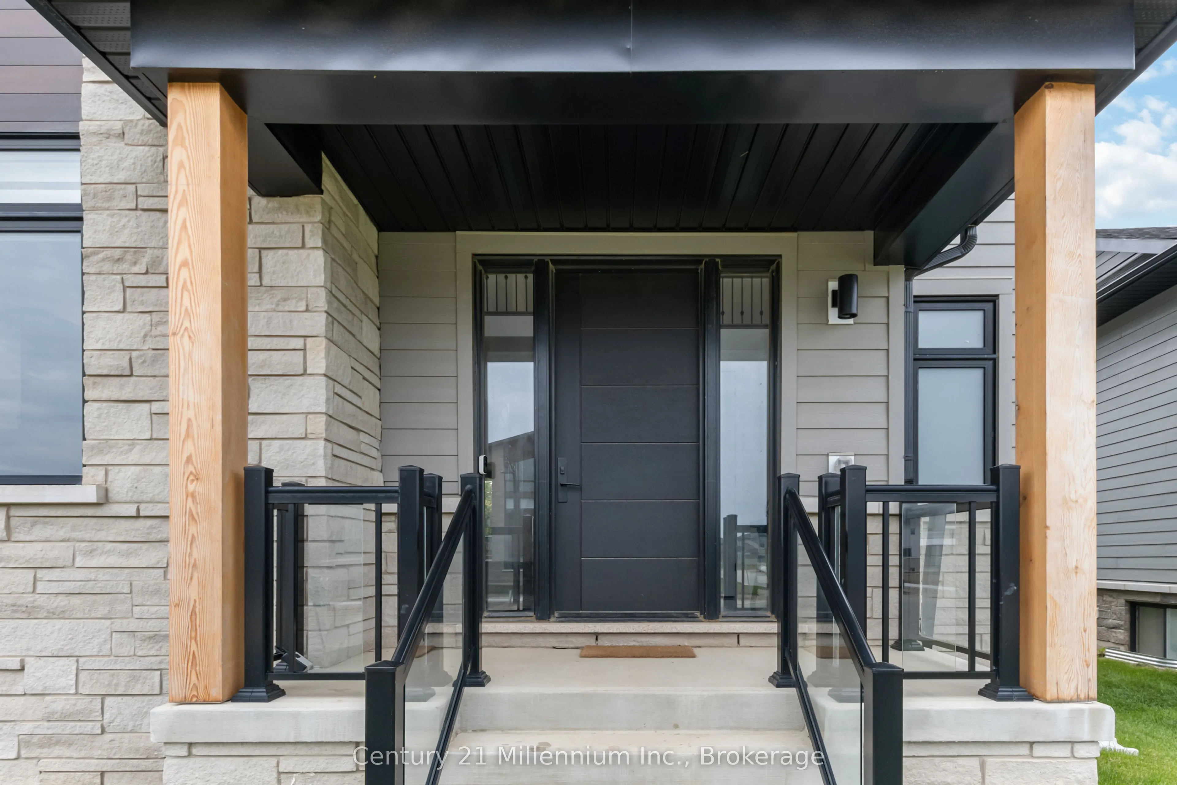 125 STONELEIGH Drive