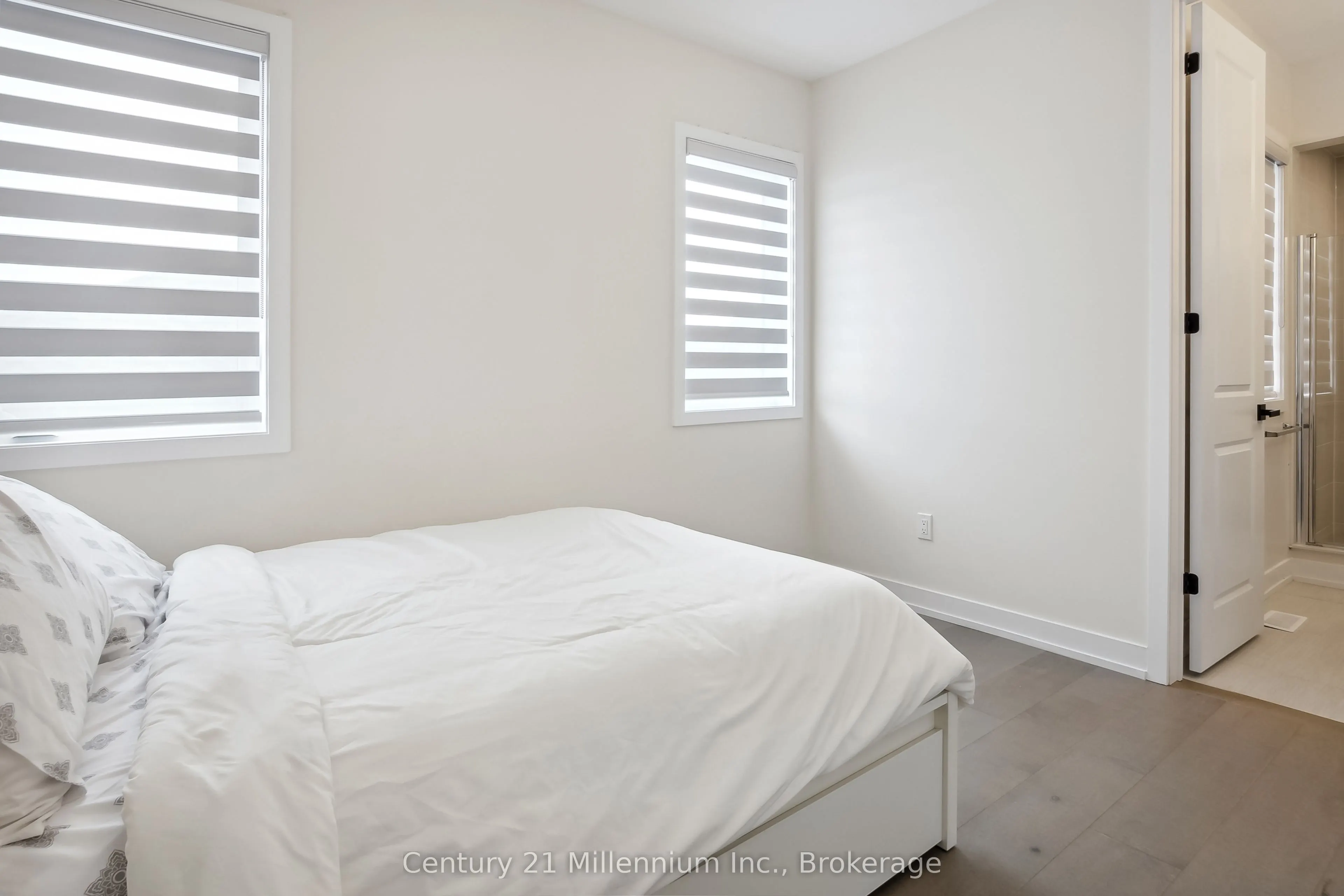 125 STONELEIGH Drive