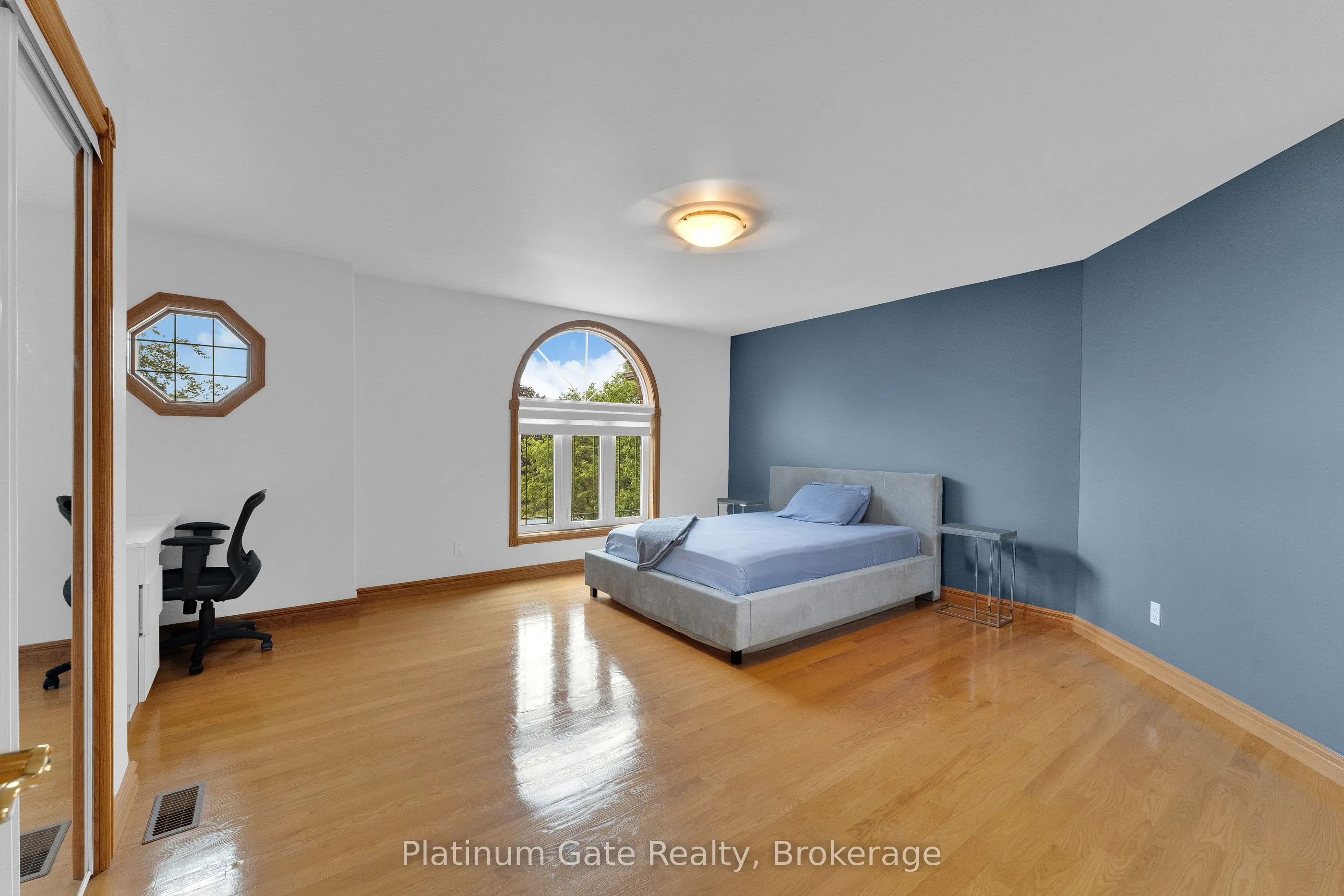 150 Seymour Crescent