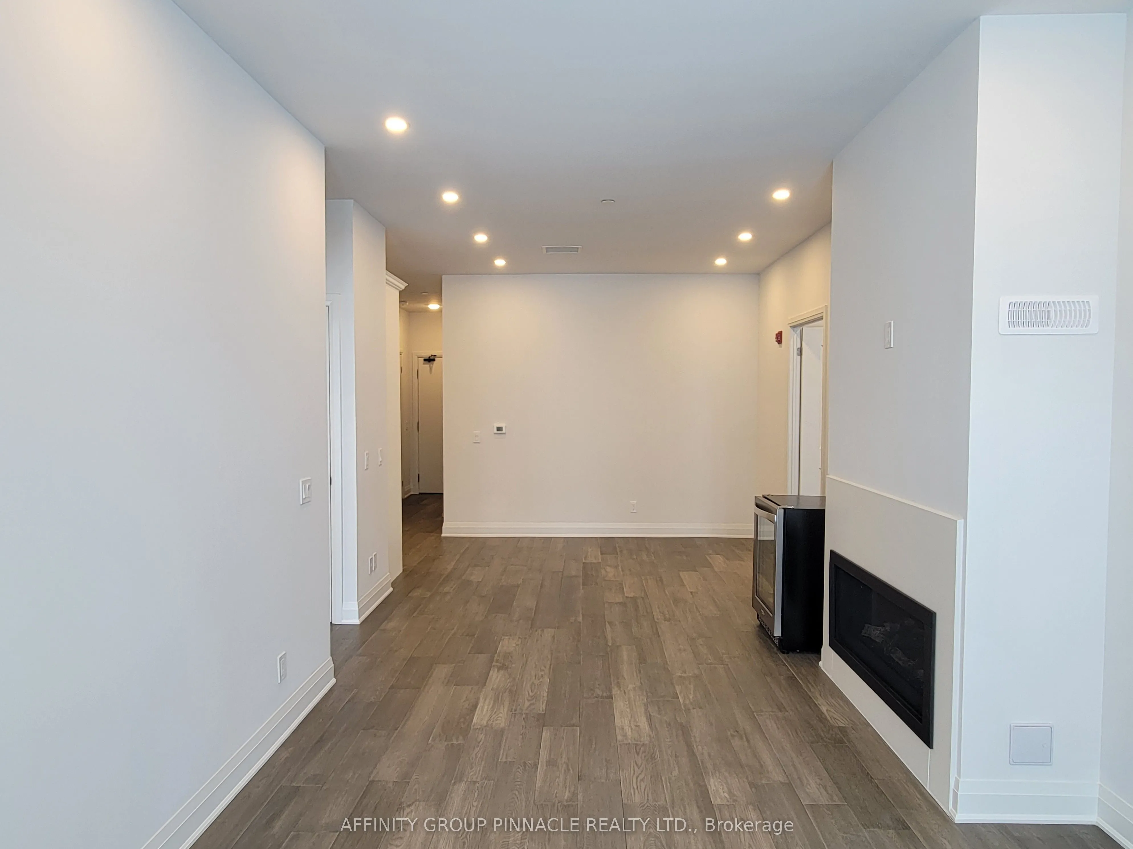 99 Louisa Street #201
