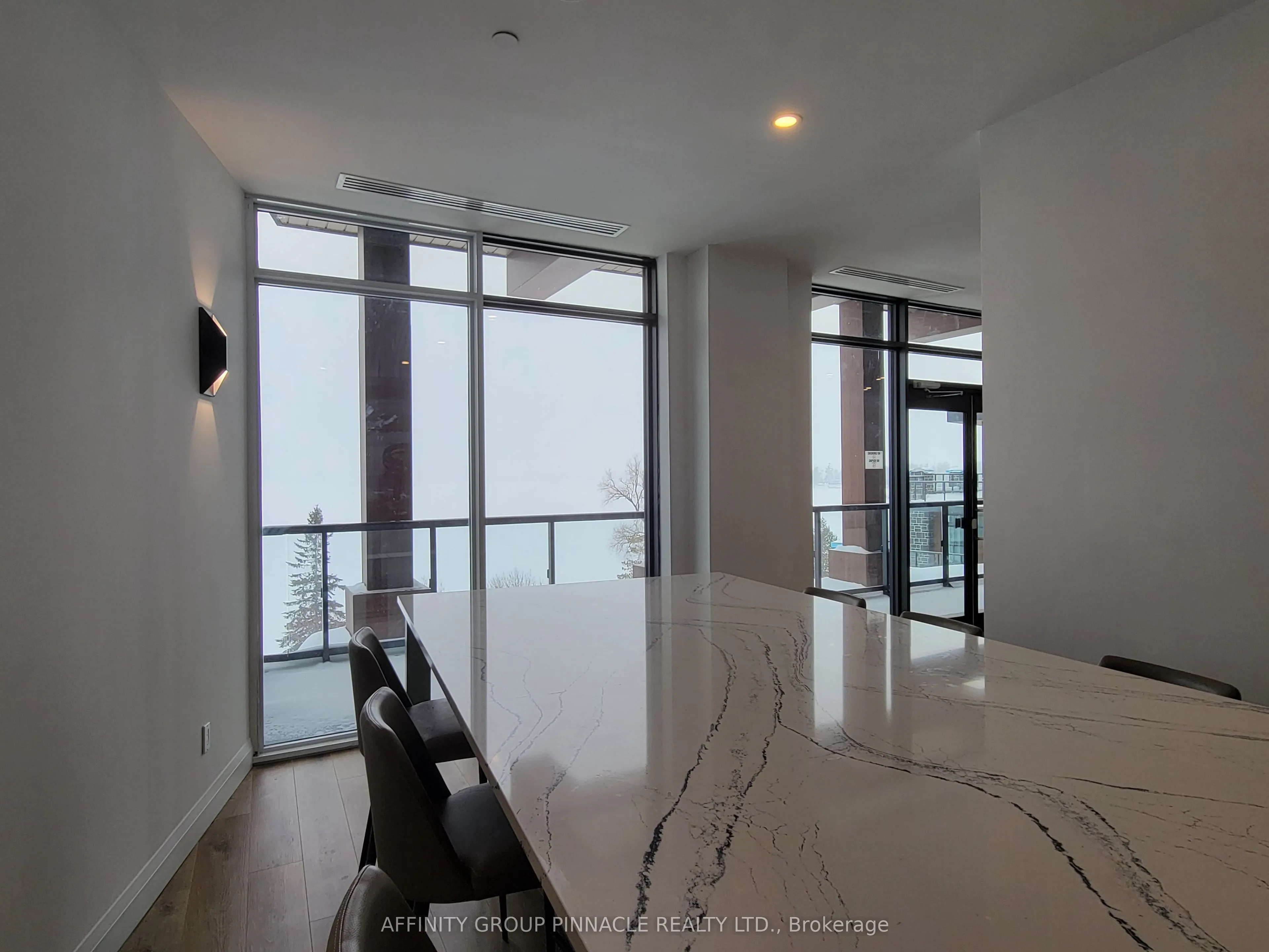 99 Louisa Street #201