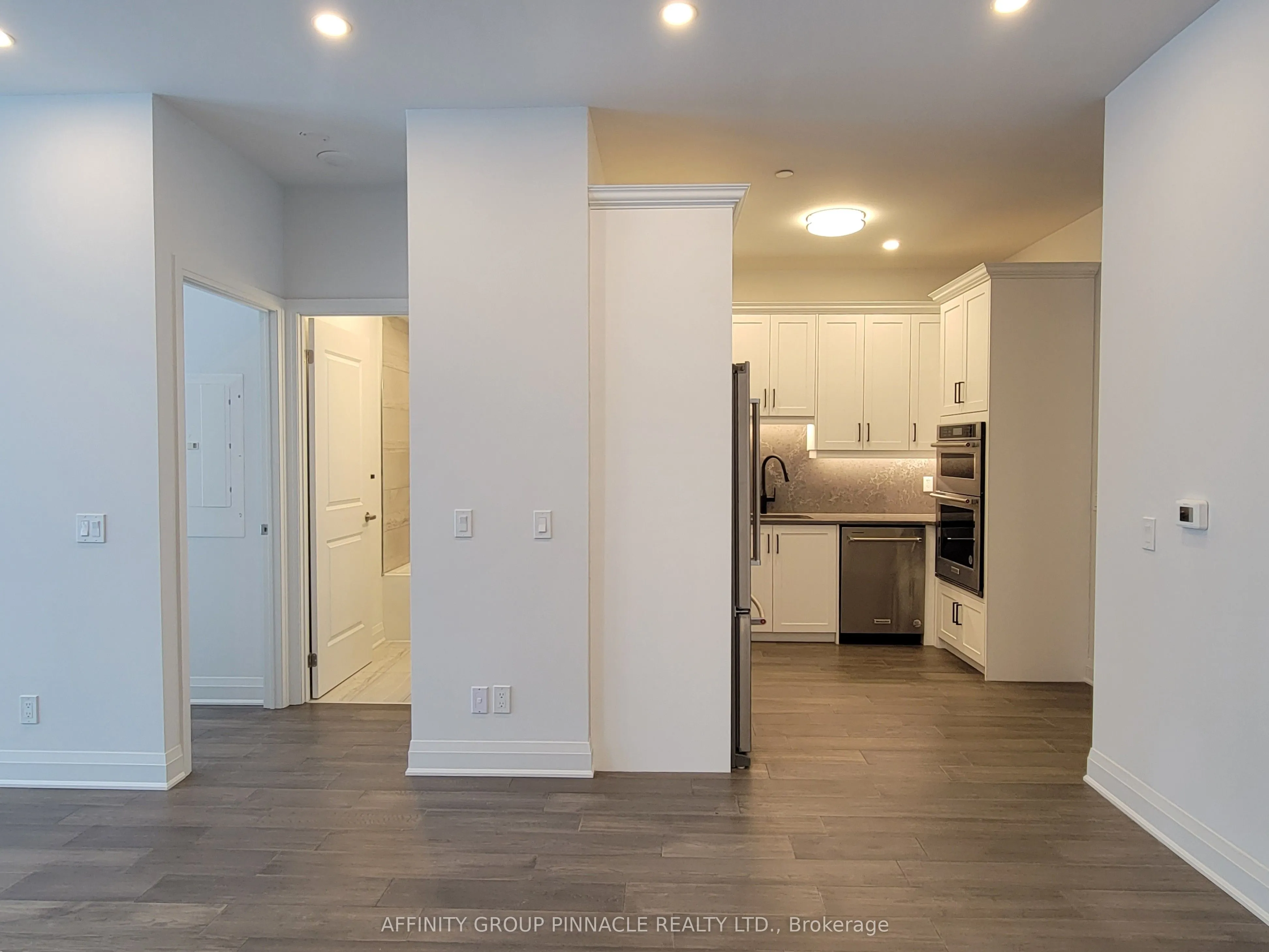 99 Louisa Street #201