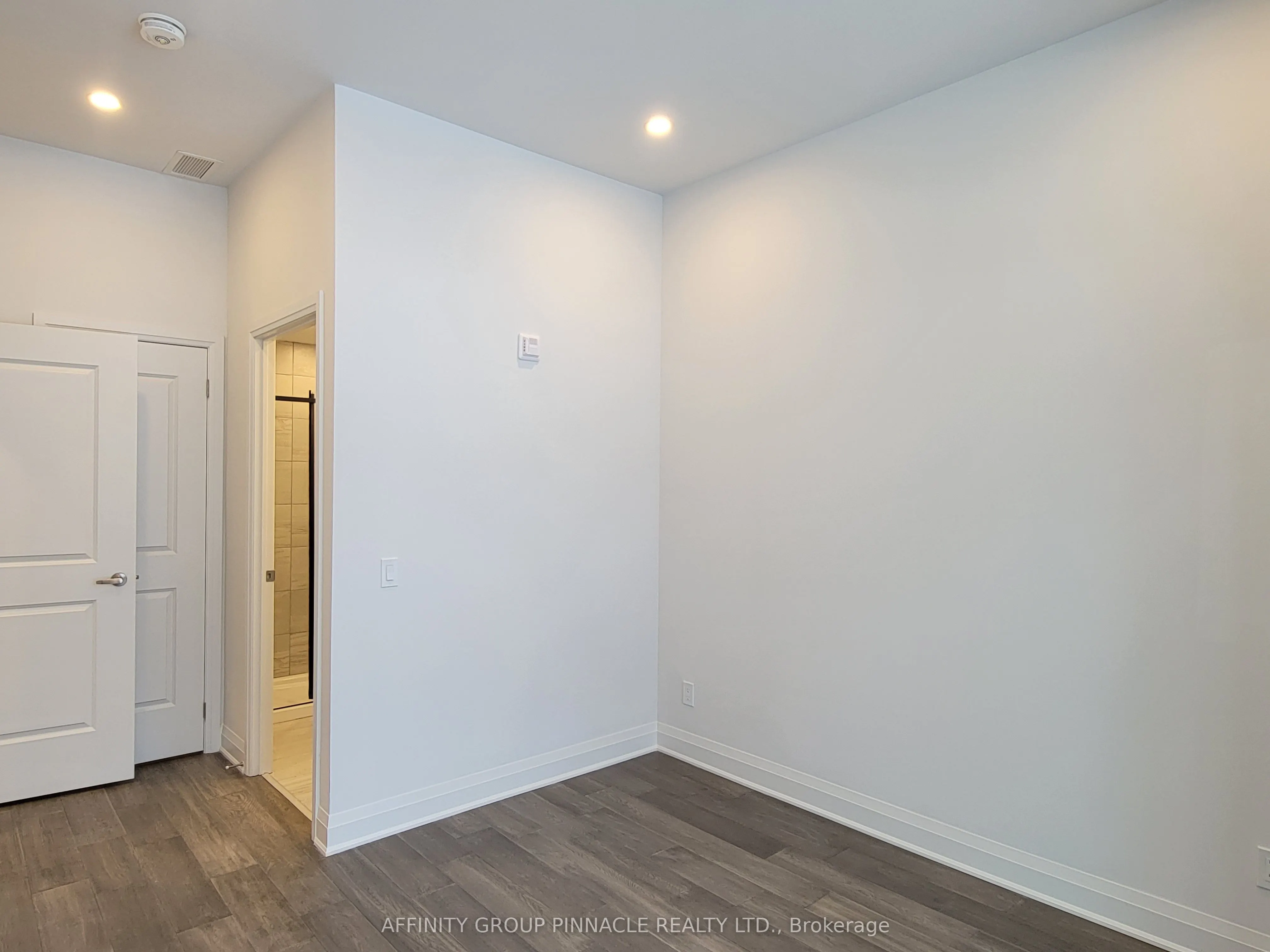 99 Louisa Street #201