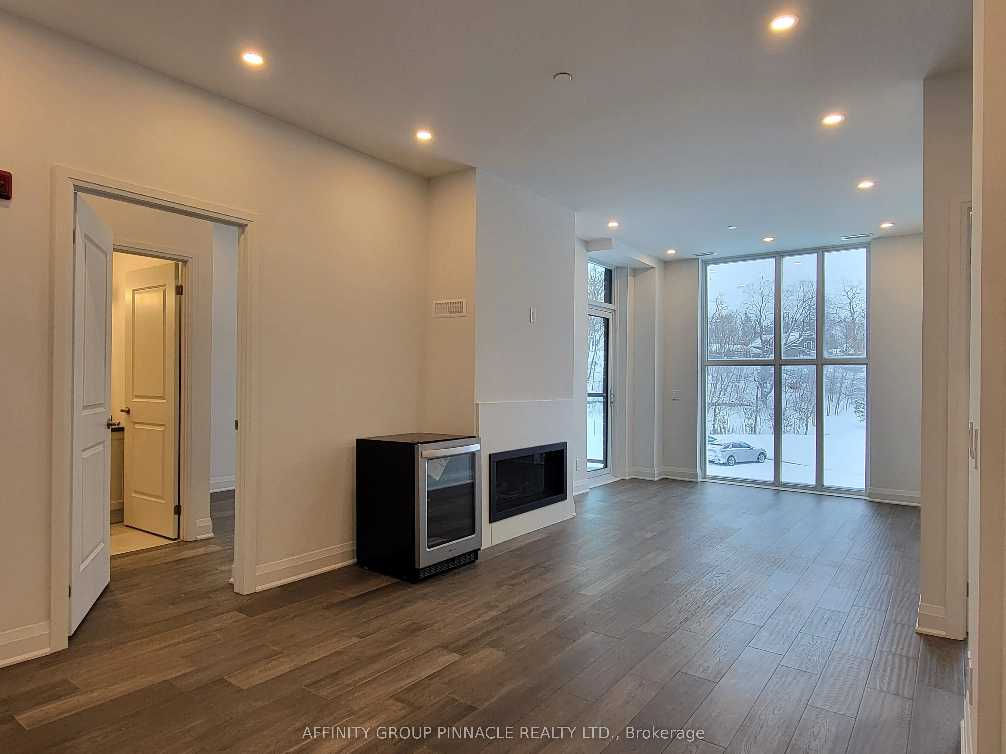99 Louisa Street #201