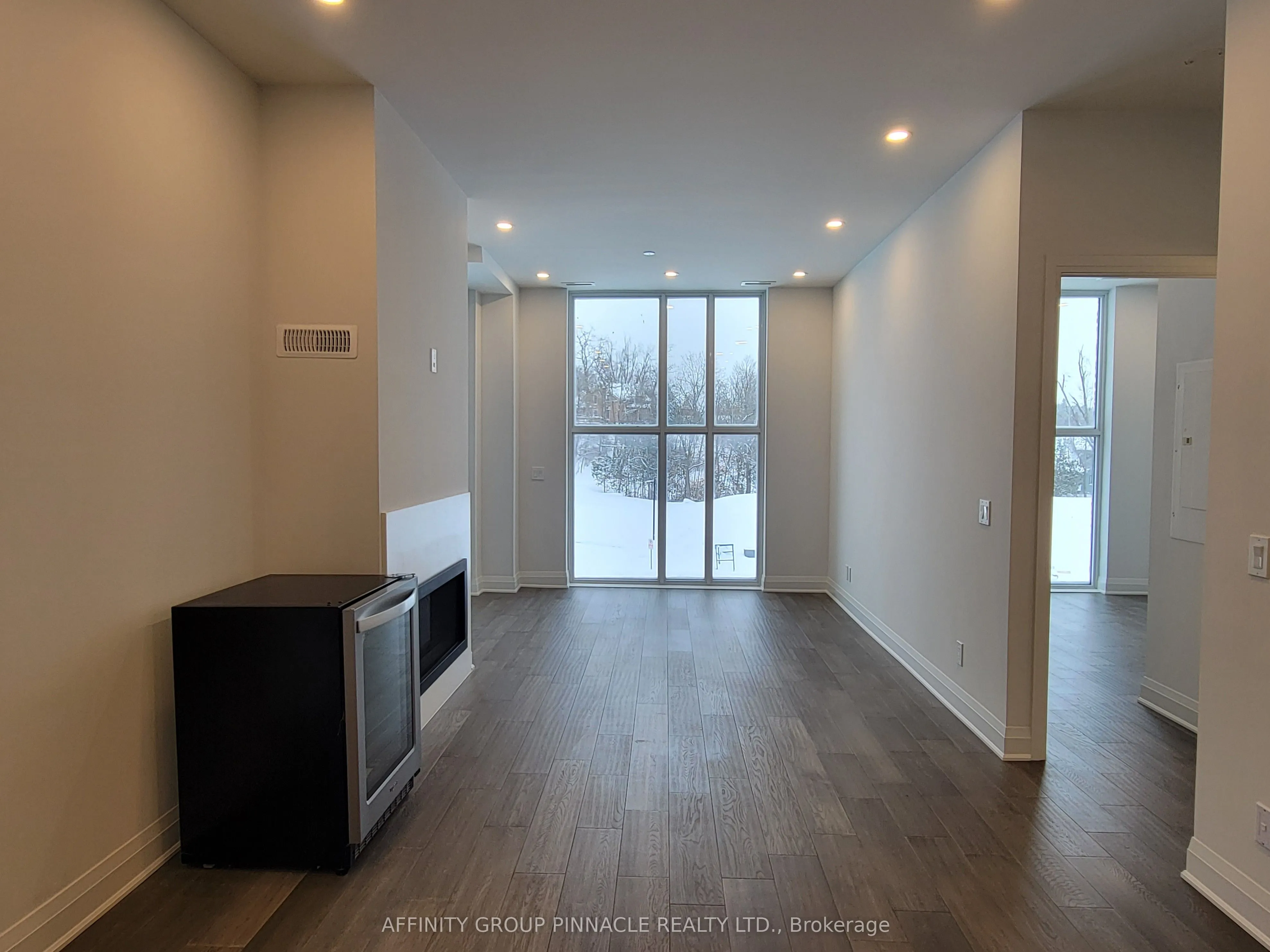 99 Louisa Street #201