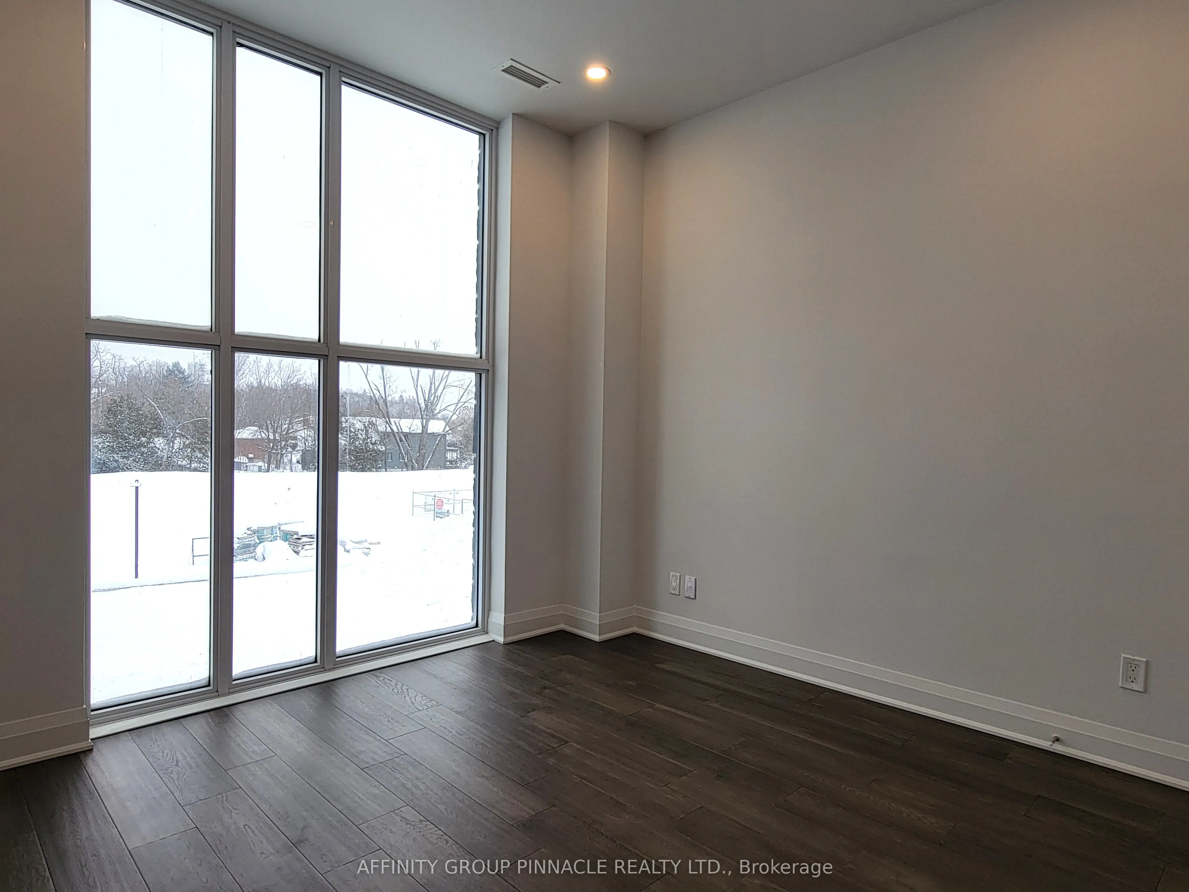 99 Louisa Street #201
