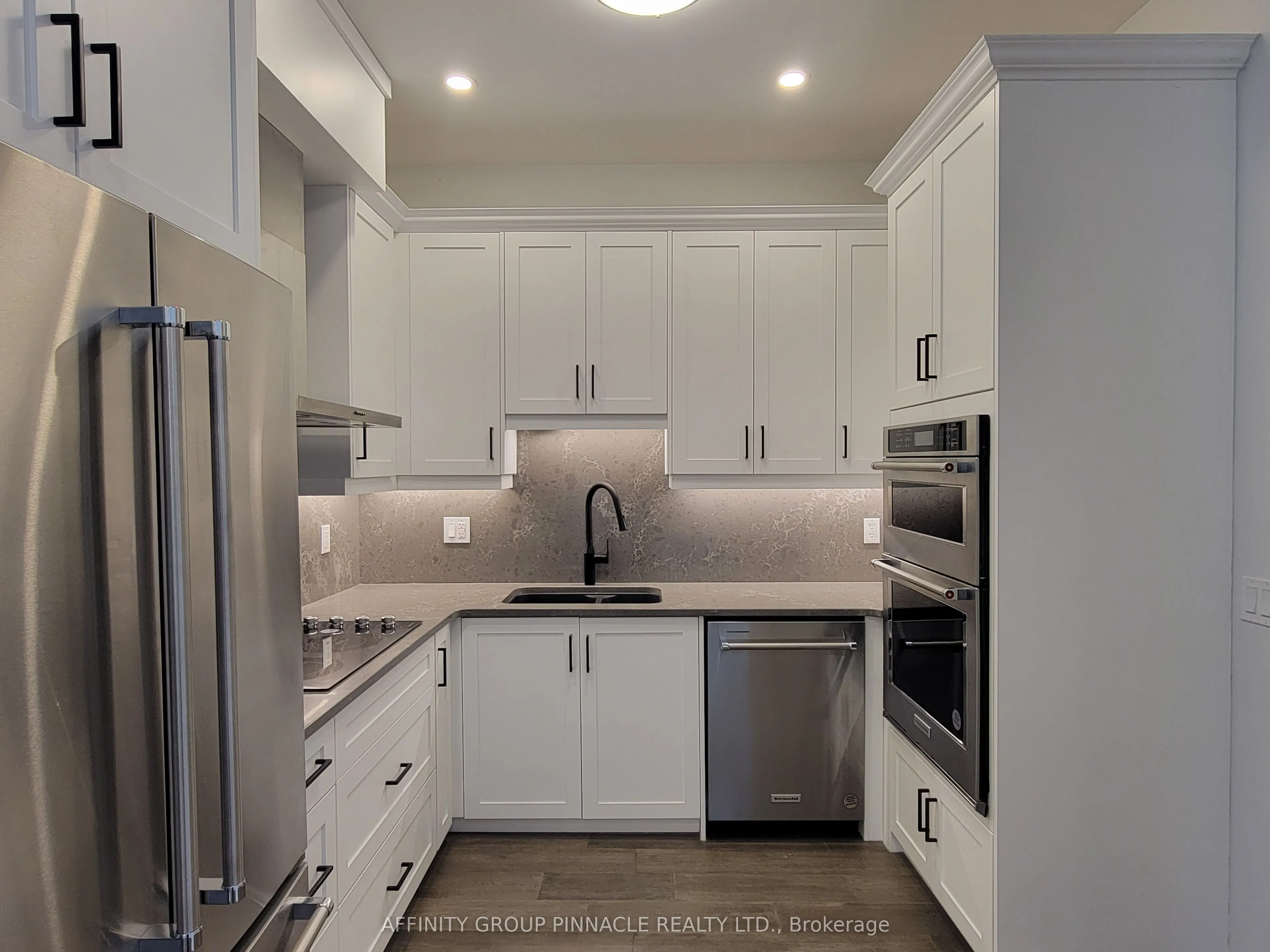 99 Louisa Street #201
