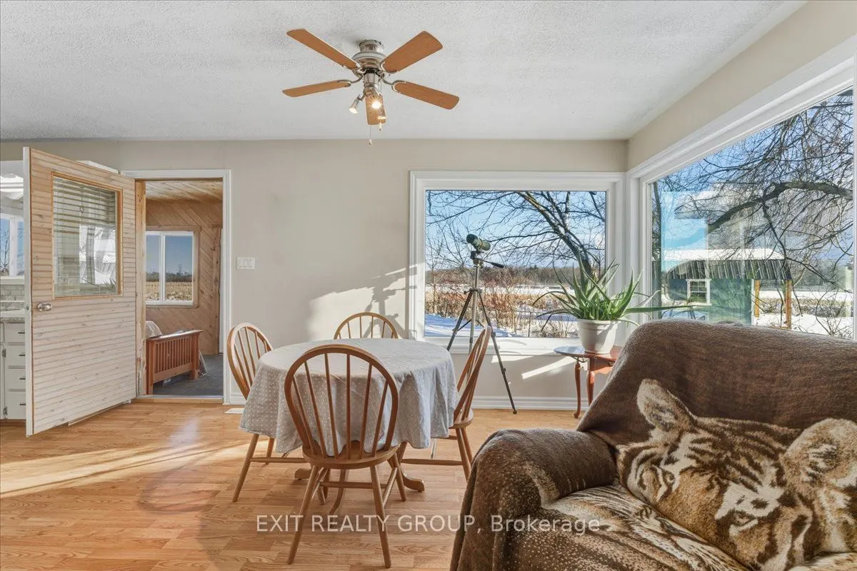 33 Willow Point Road