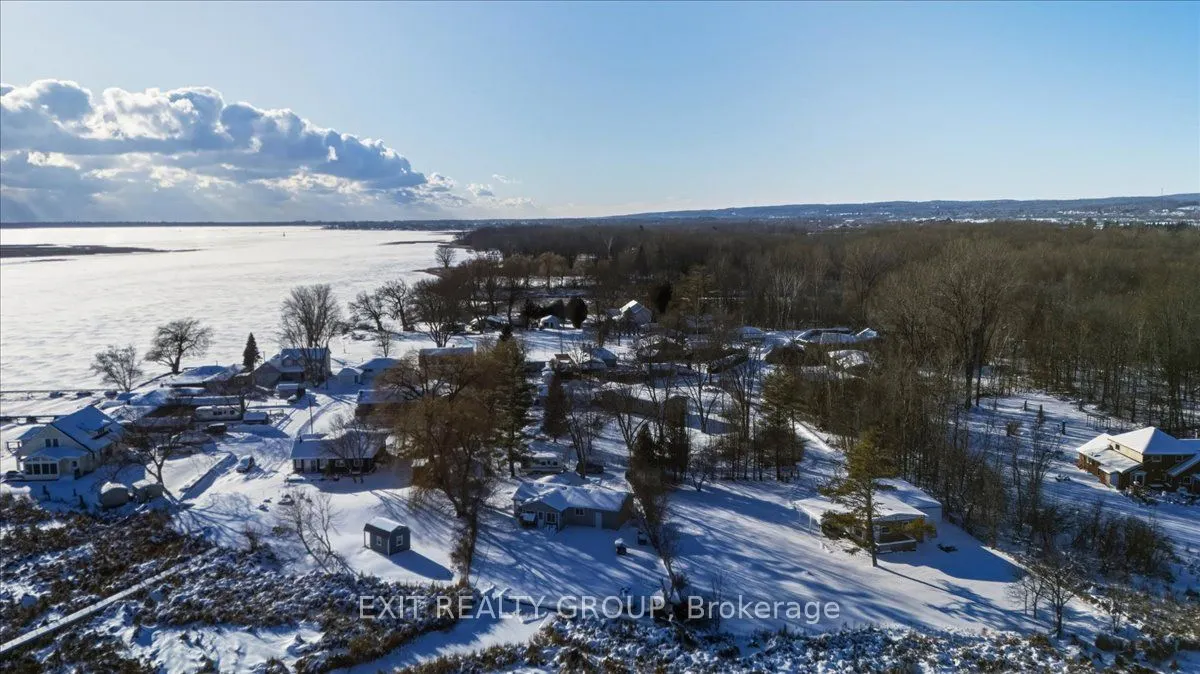 33 Willow Point Road