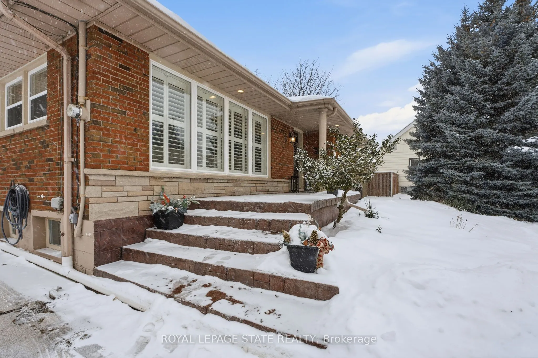 473 Mohawk Road W