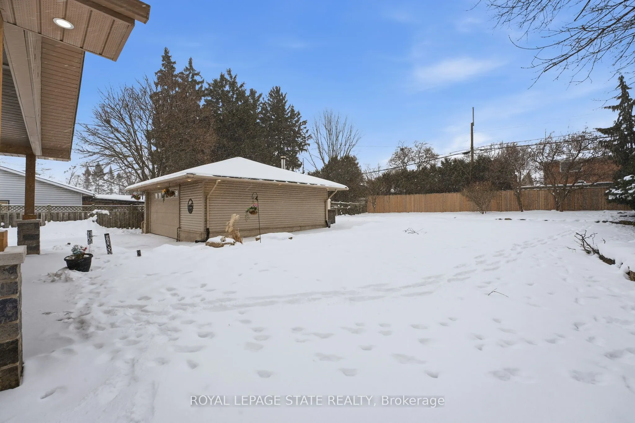 473 Mohawk Road W