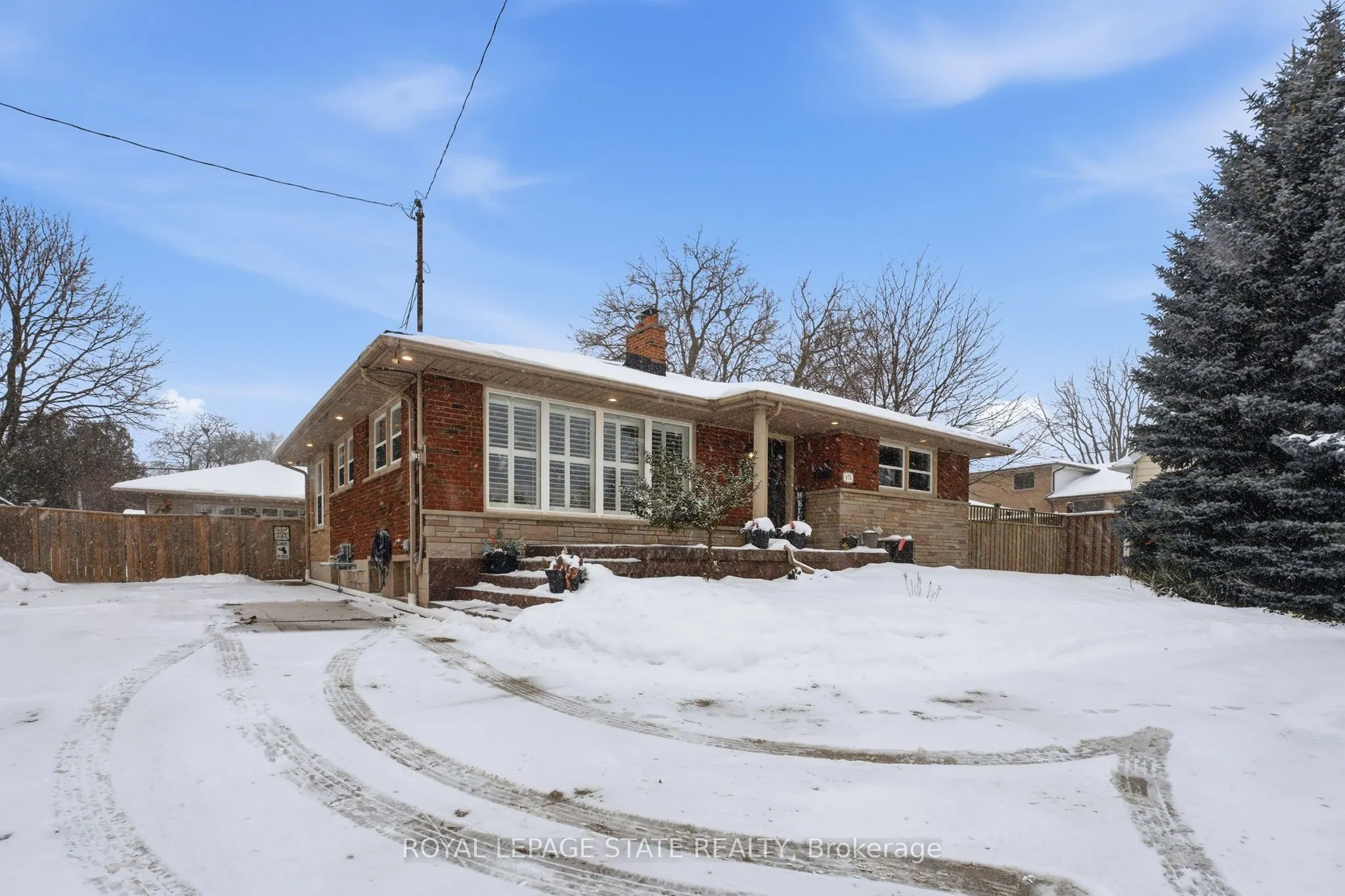 473 Mohawk Road W