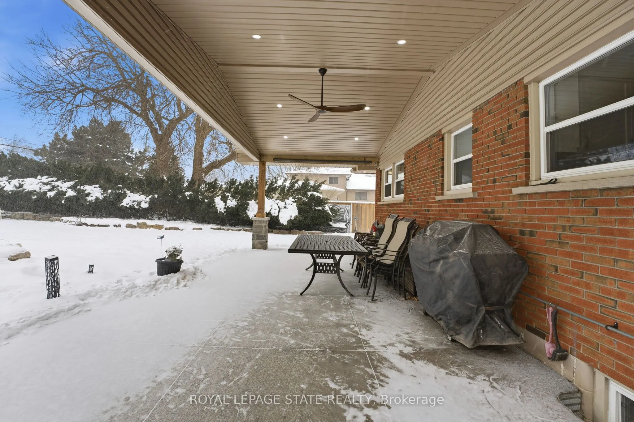 473 Mohawk Road W