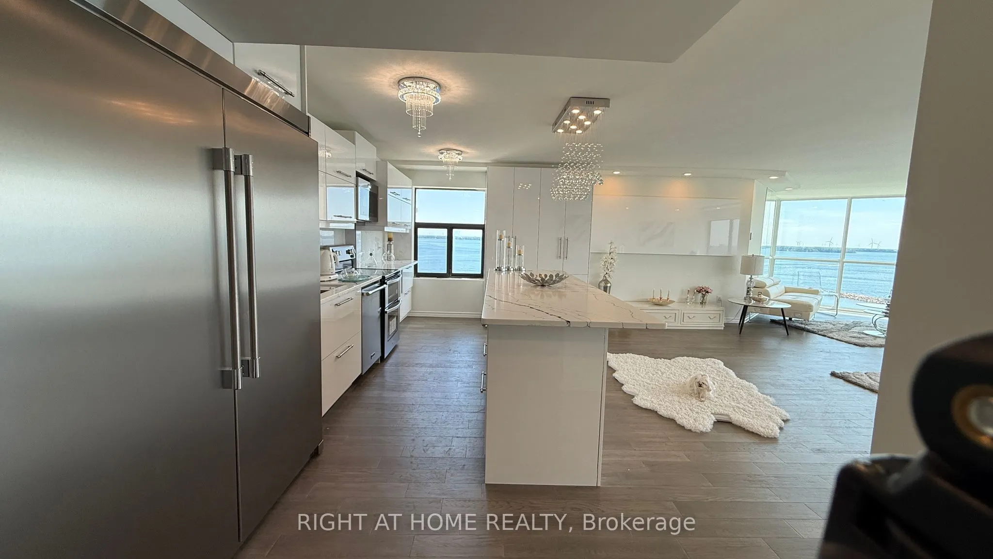 185 ONTARIO Street #1301