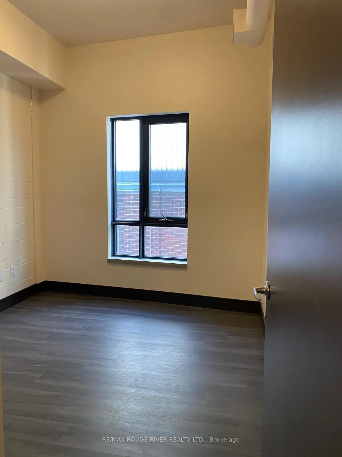 121 King Street E #408