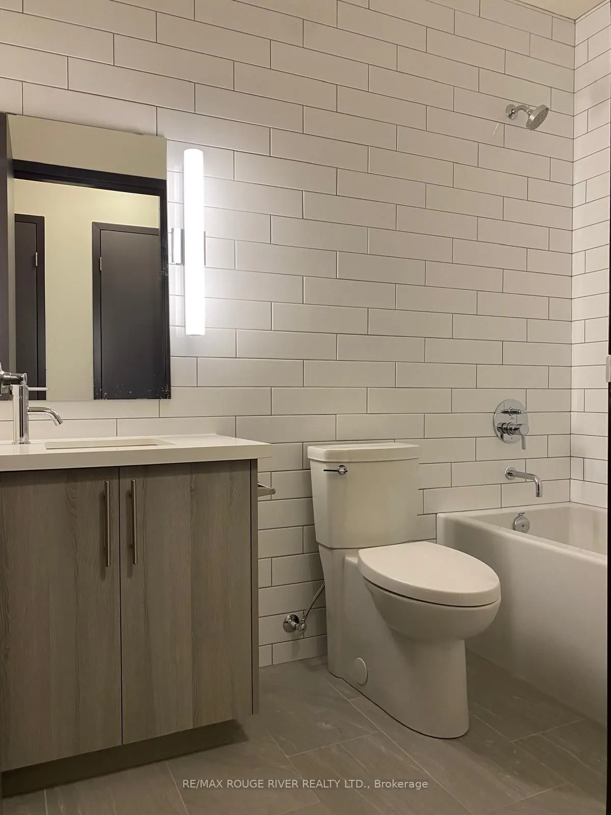 121 King Street E #408