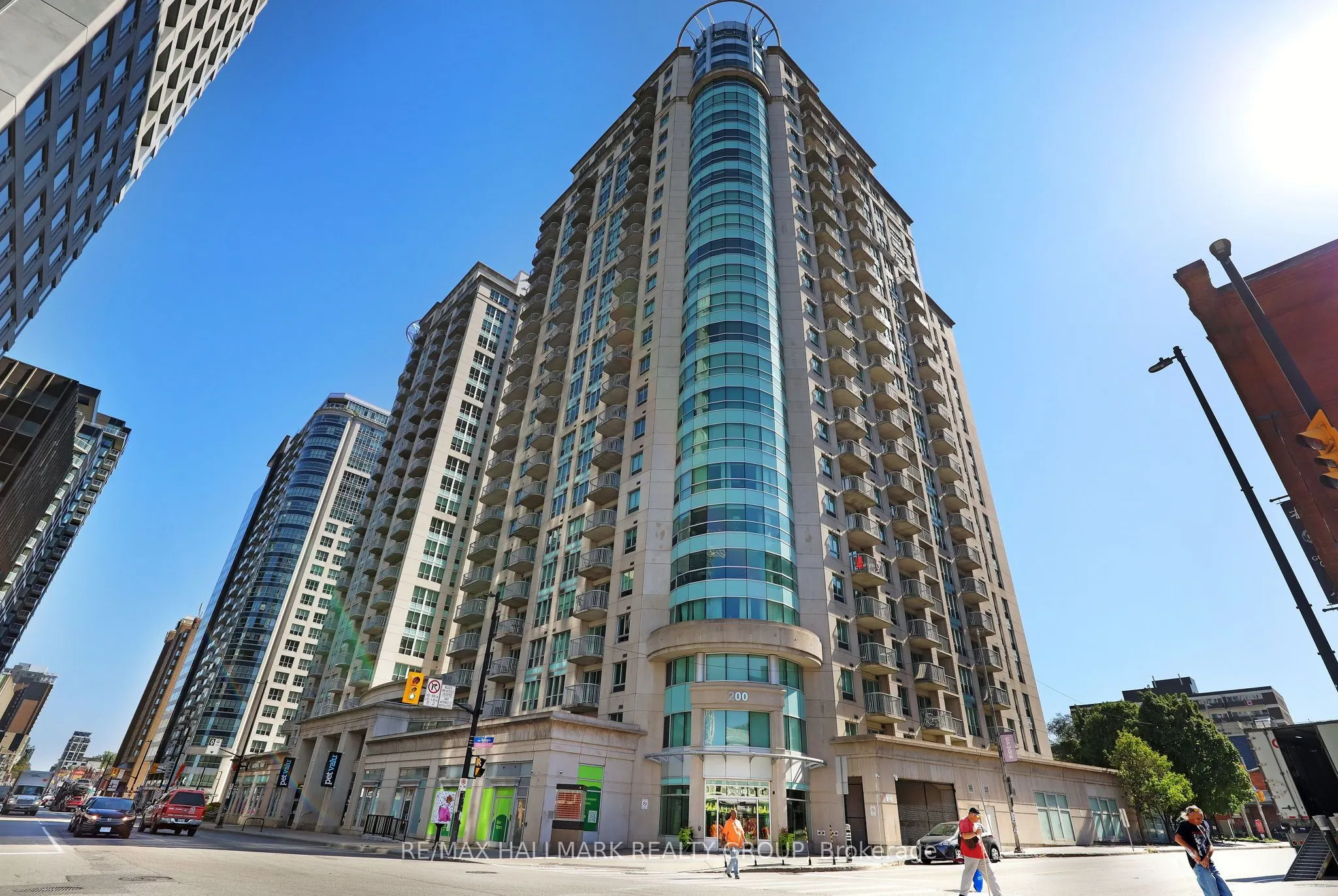 200 Rideau Street #504