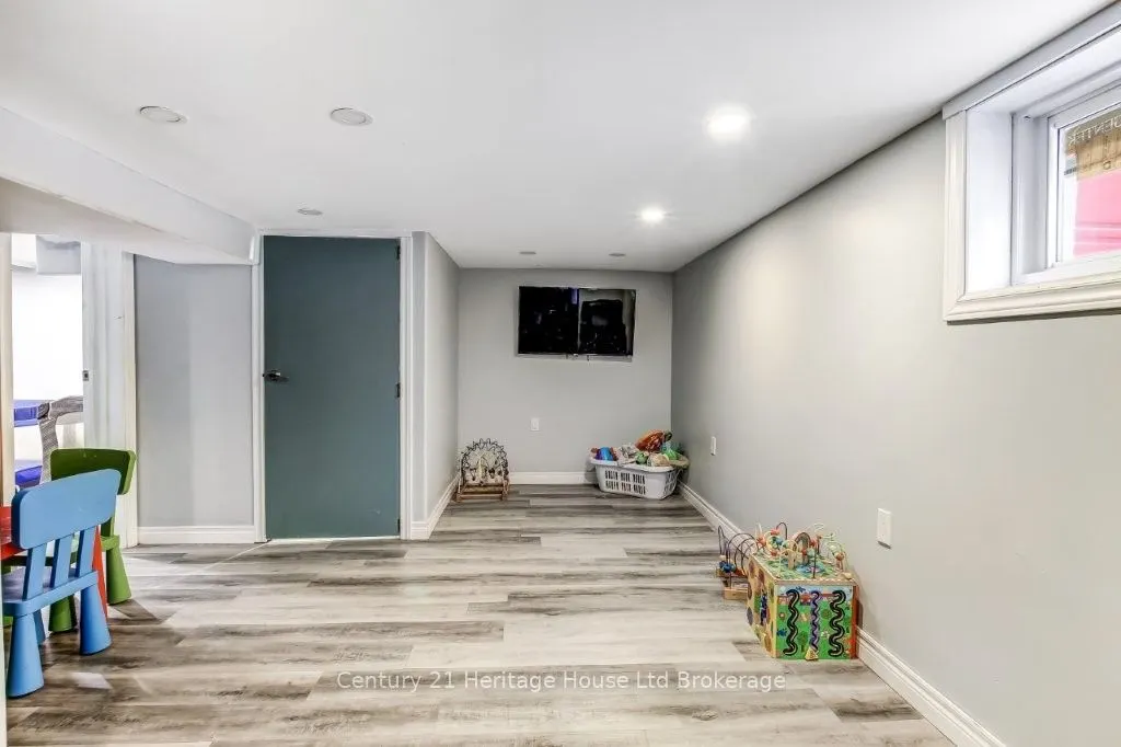 87 Bay Street