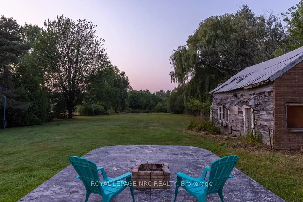 2432 Port Robinson Road