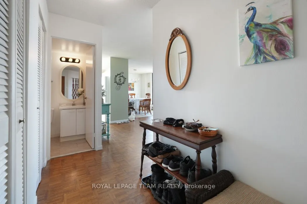 40 Arthur Street E #1004