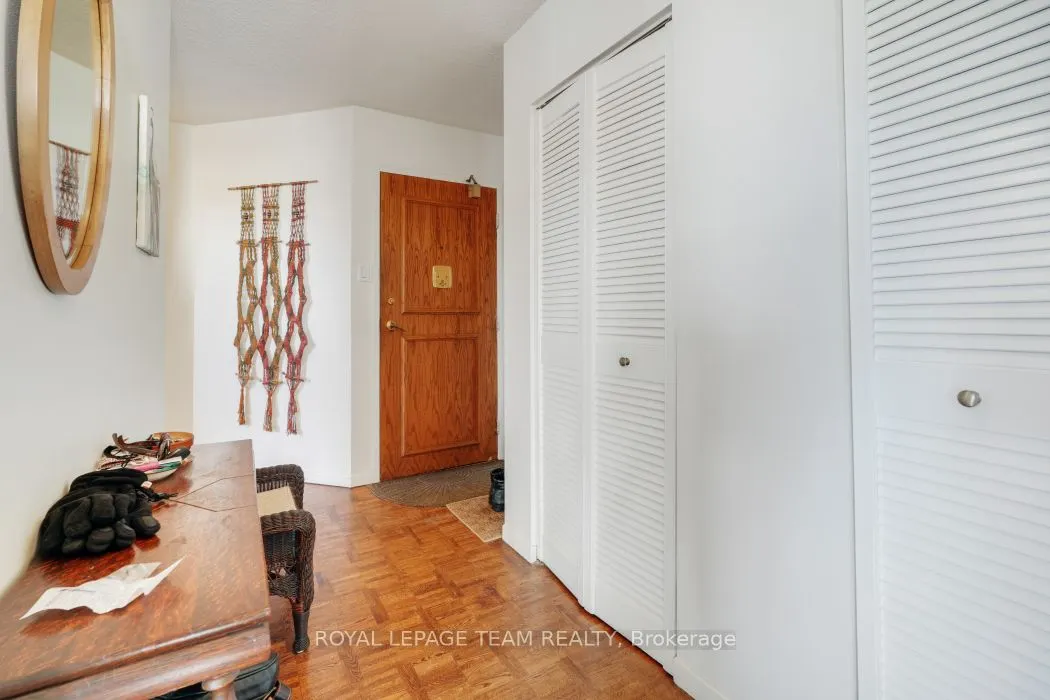 40 Arthur Street E #1004