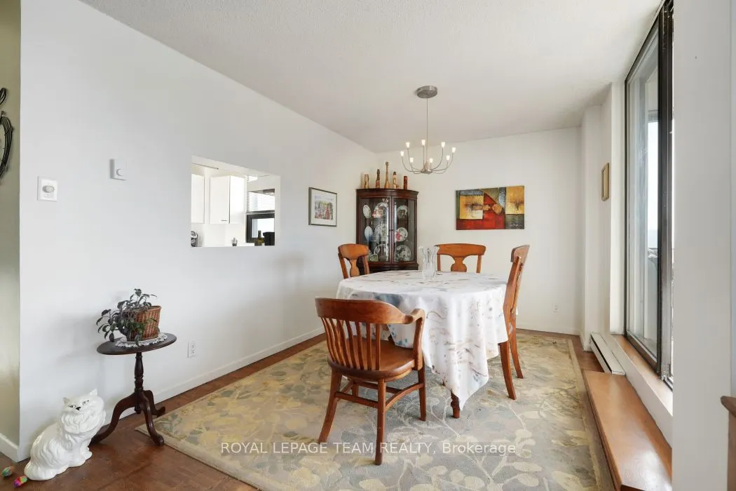 40 Arthur Street E #1004