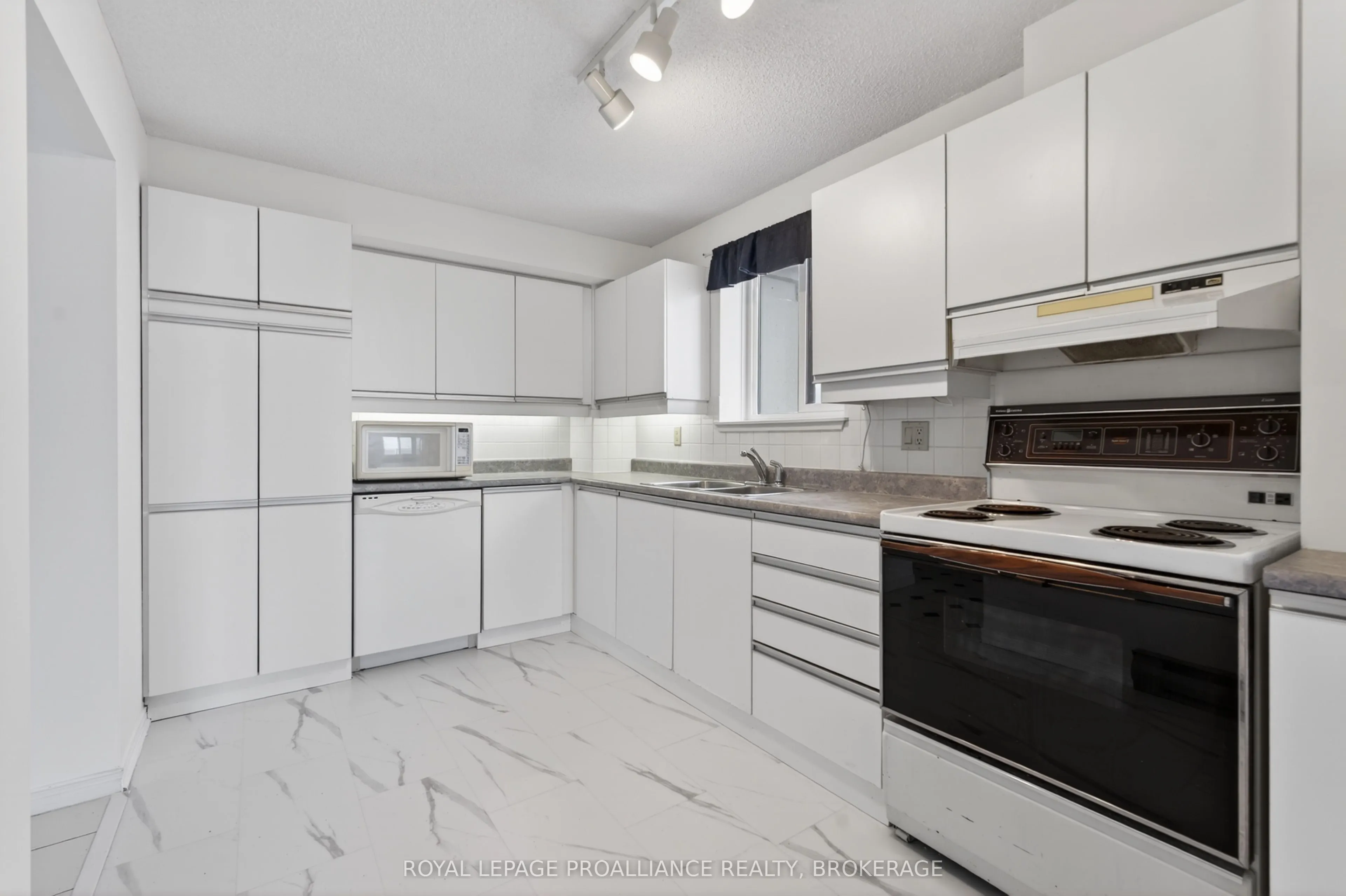257 Bath Road #1006