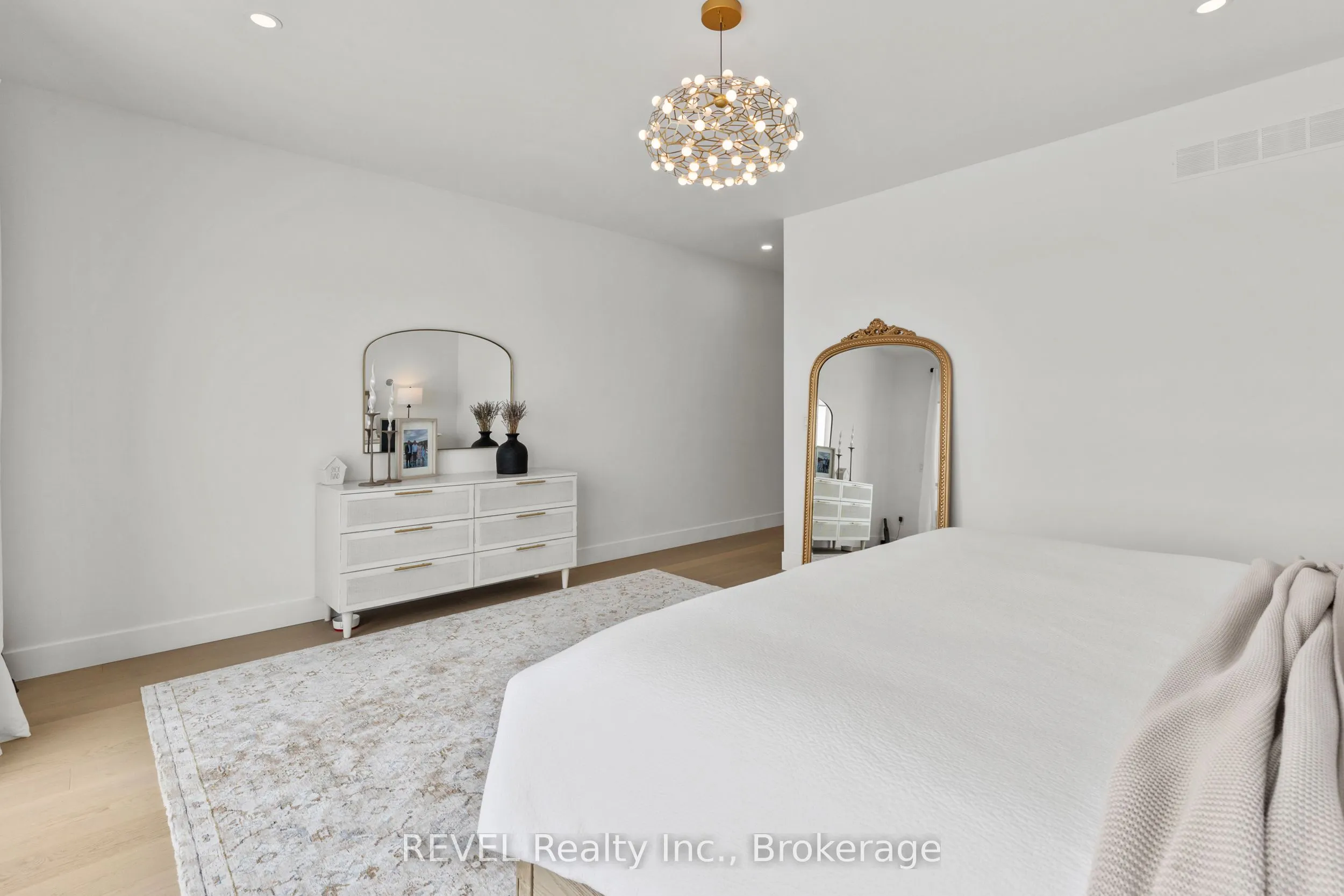 55 Swan Avenue
