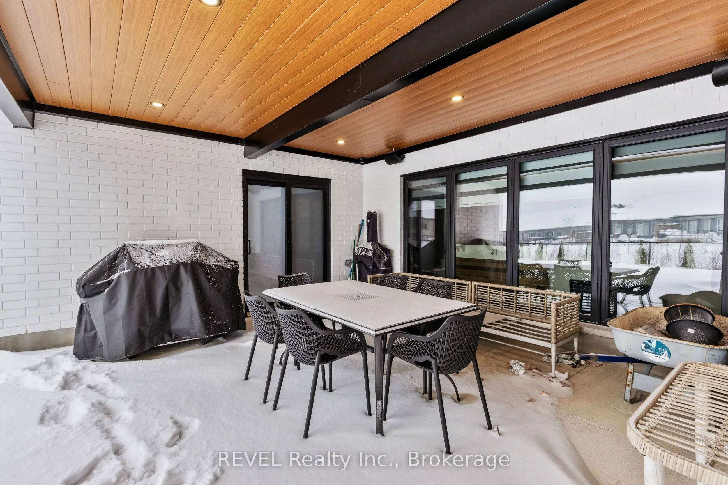 55 Swan Avenue
