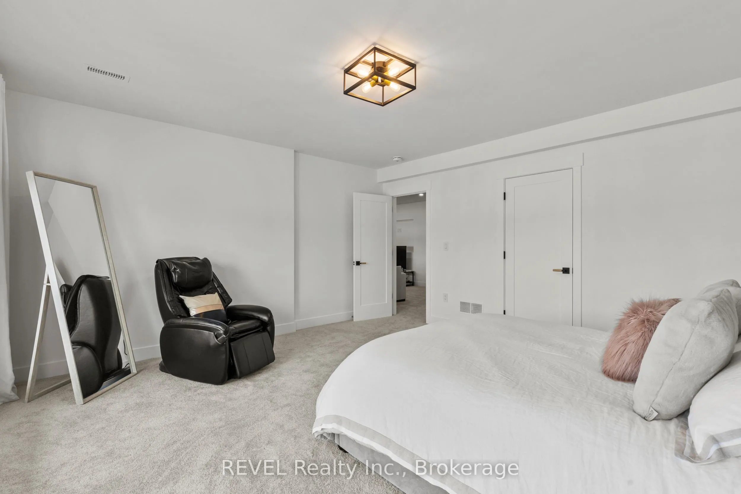 55 Swan Avenue