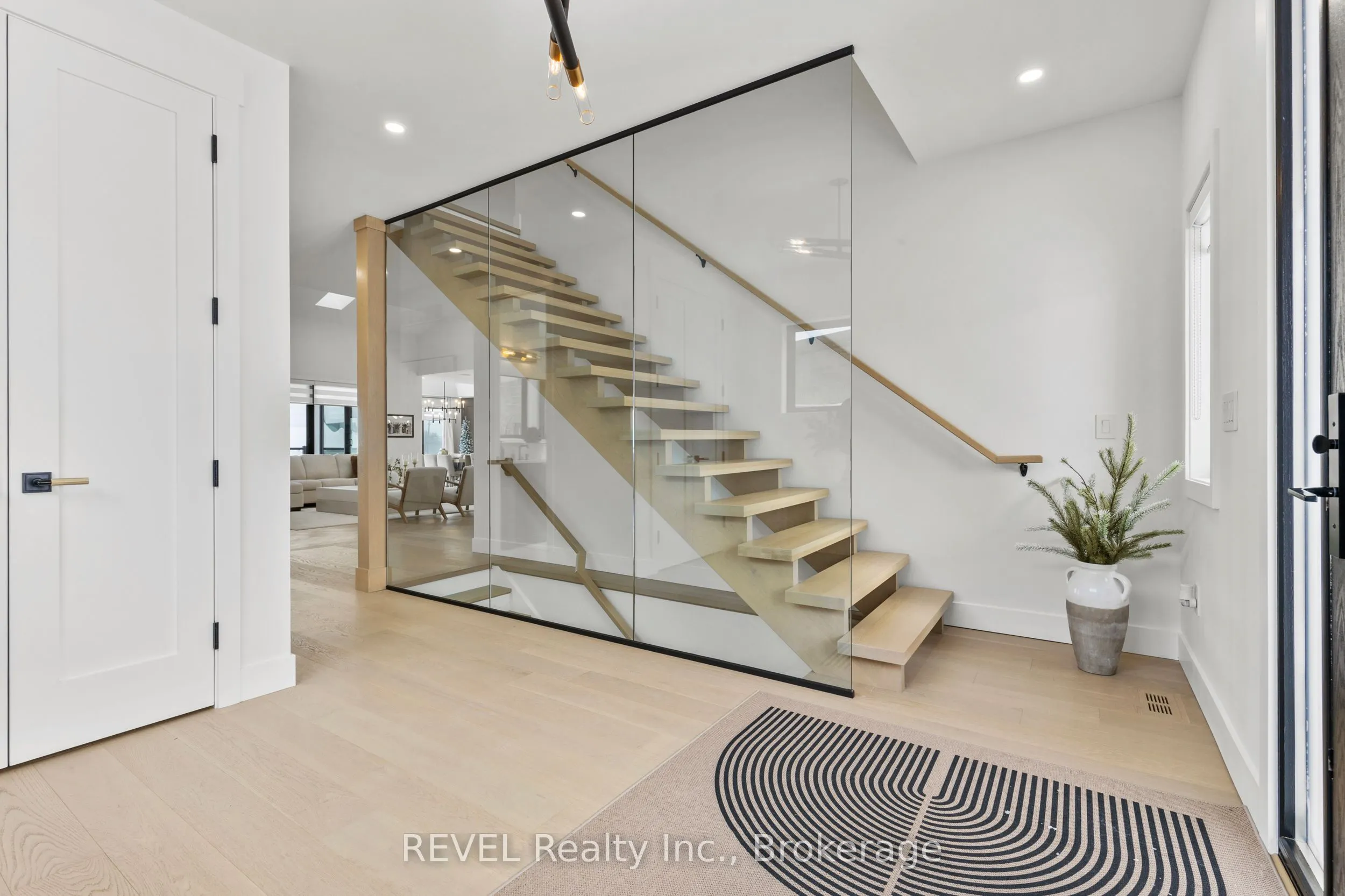 55 Swan Avenue