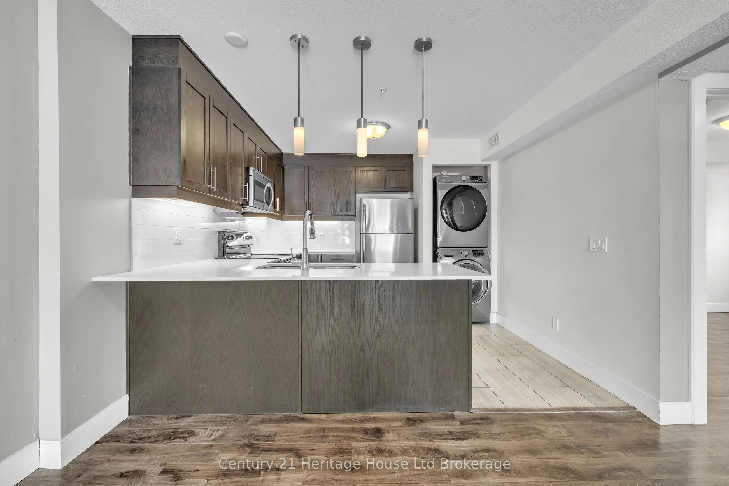 34 Brock Street #201