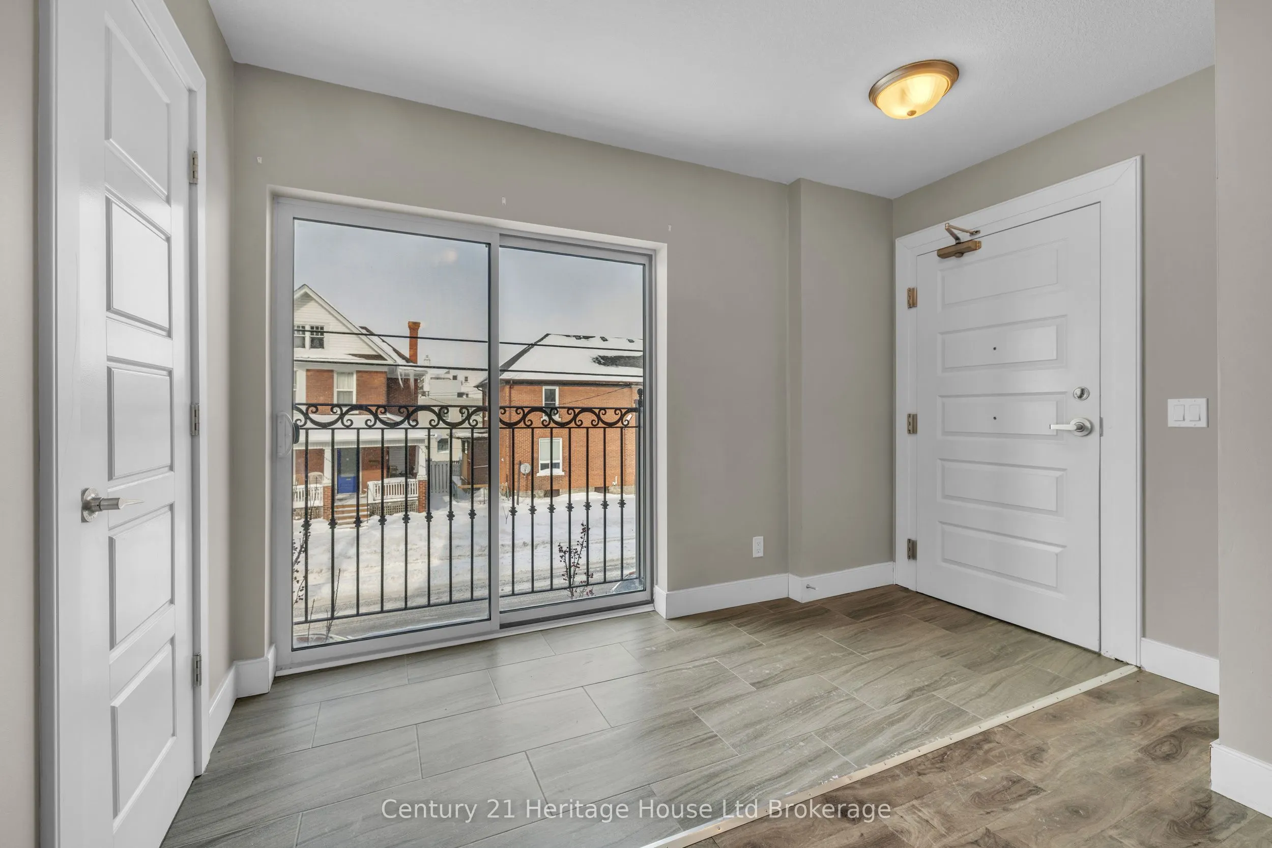 34 Brock Street #201