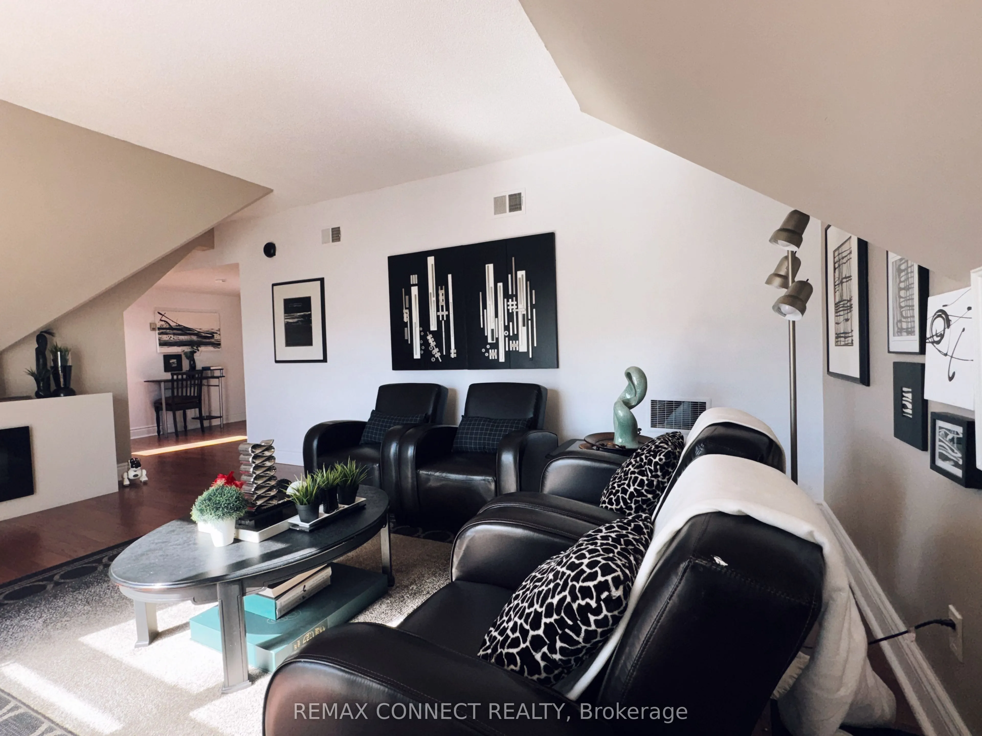 4872 Valley Way #303