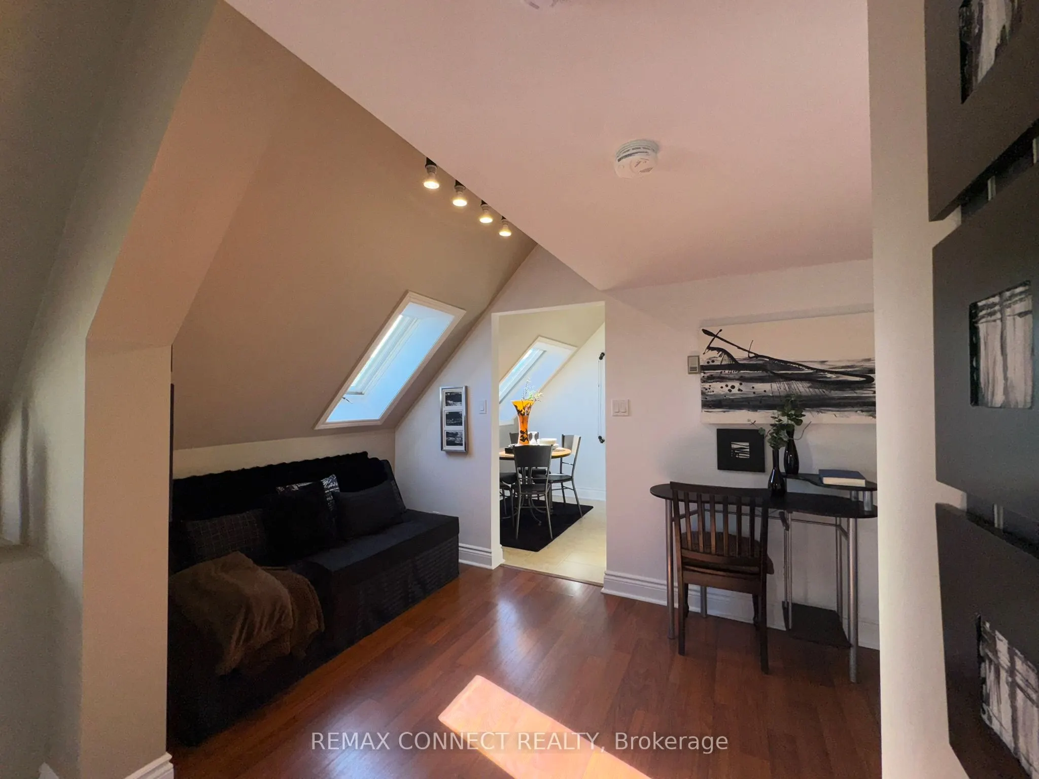 4872 Valley Way #303