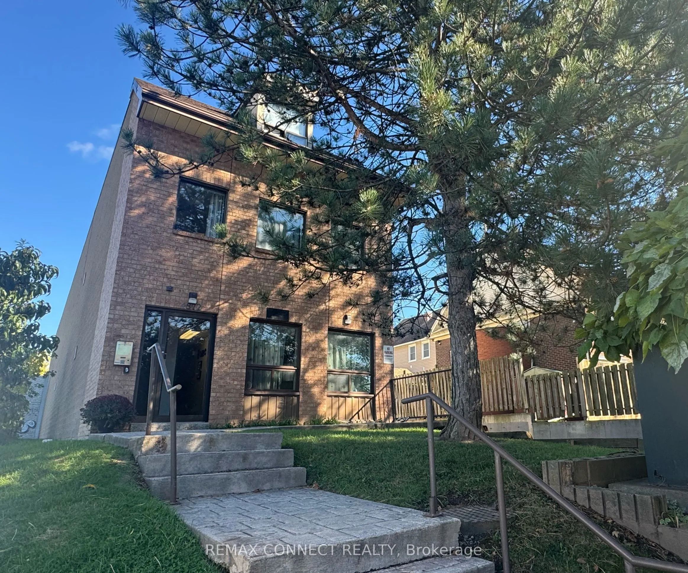 4872 Valley Way #303