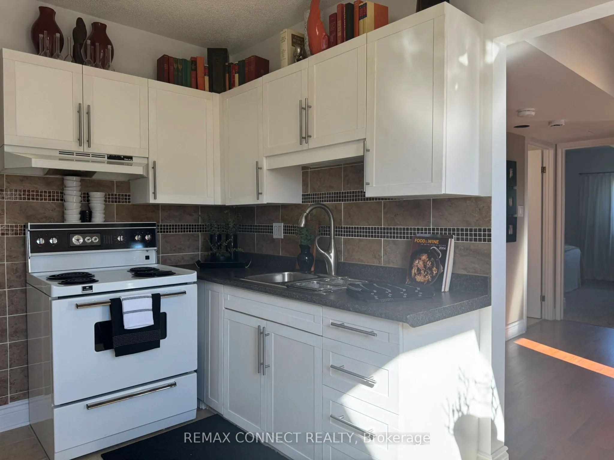 4872 Valley Way #303