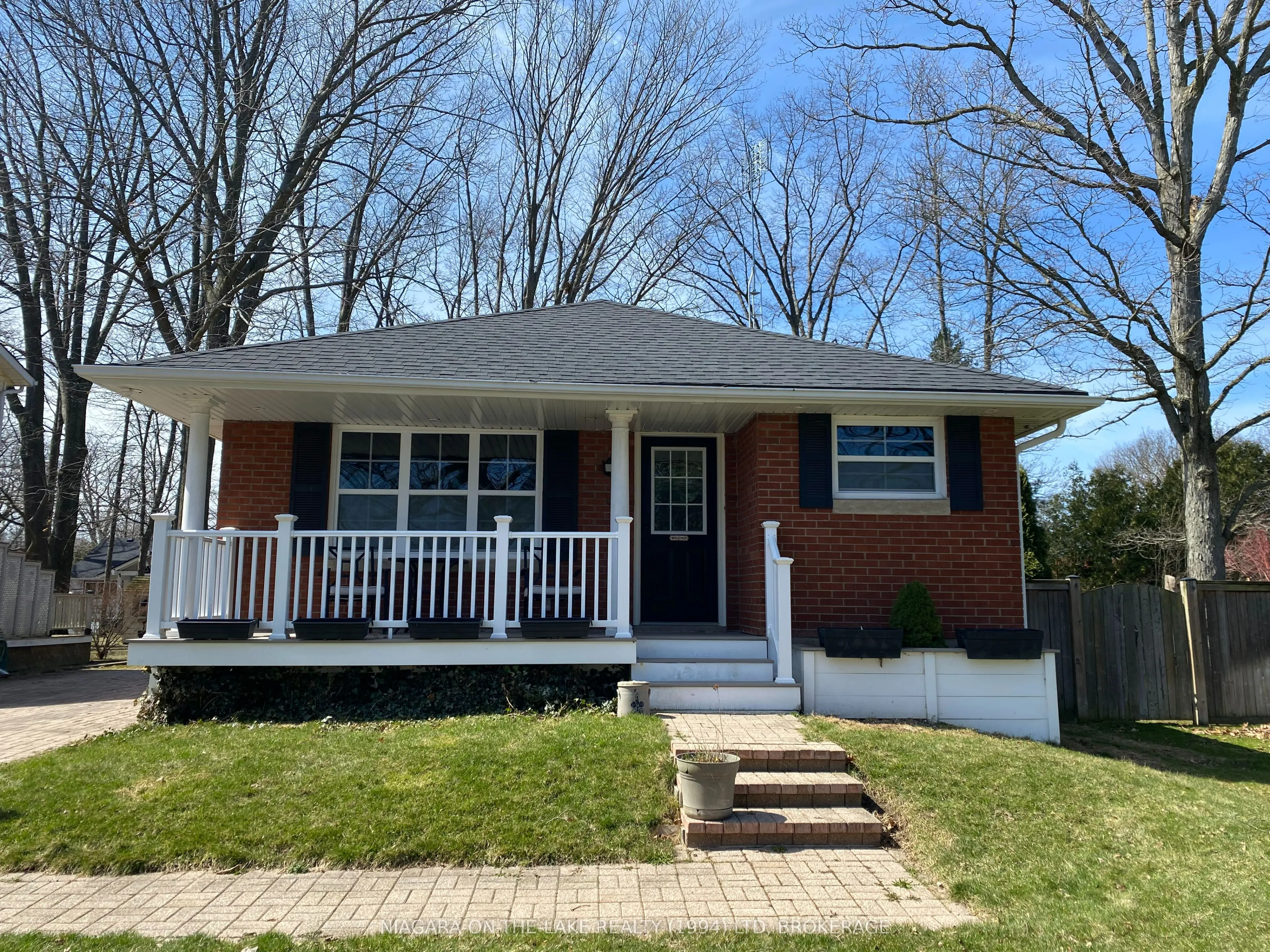 4 Dixie Avenue