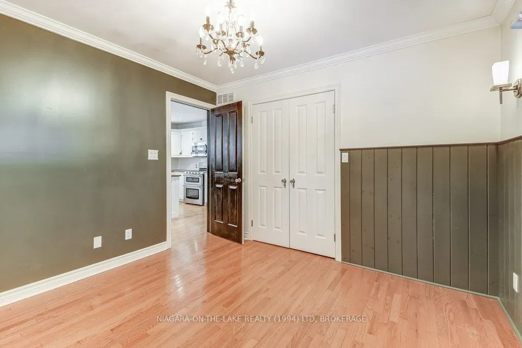 4 Dixie Avenue