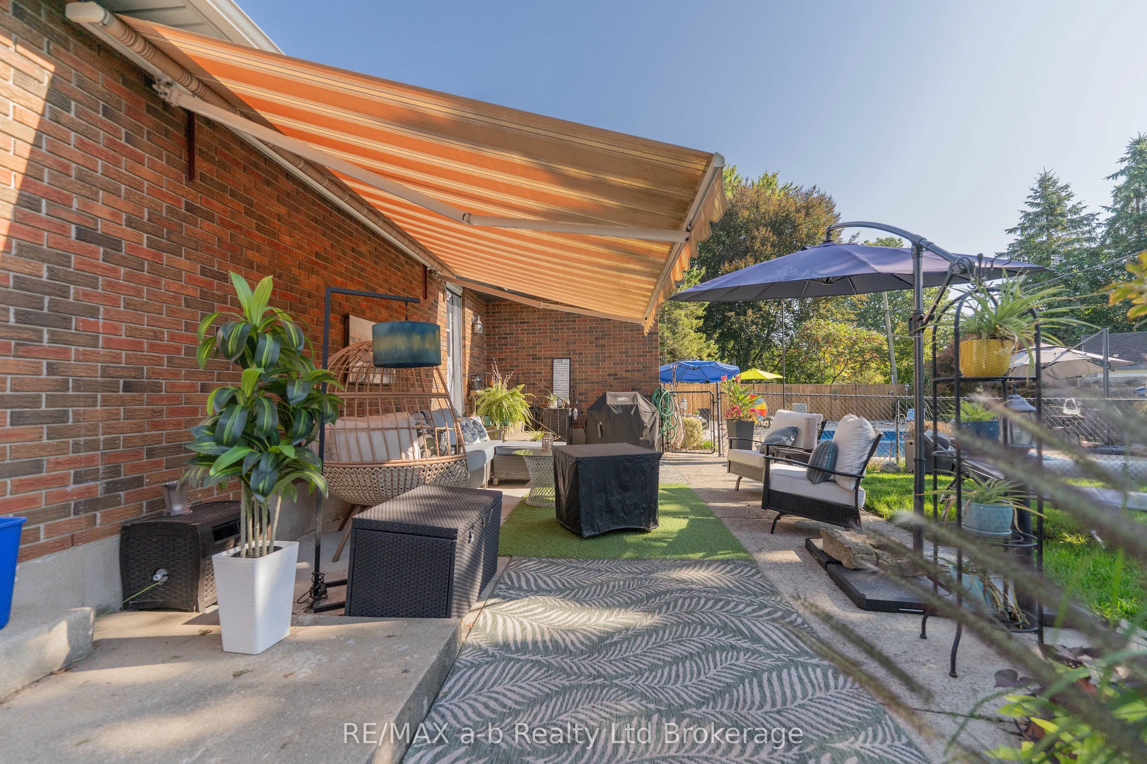 6 Camdon Court