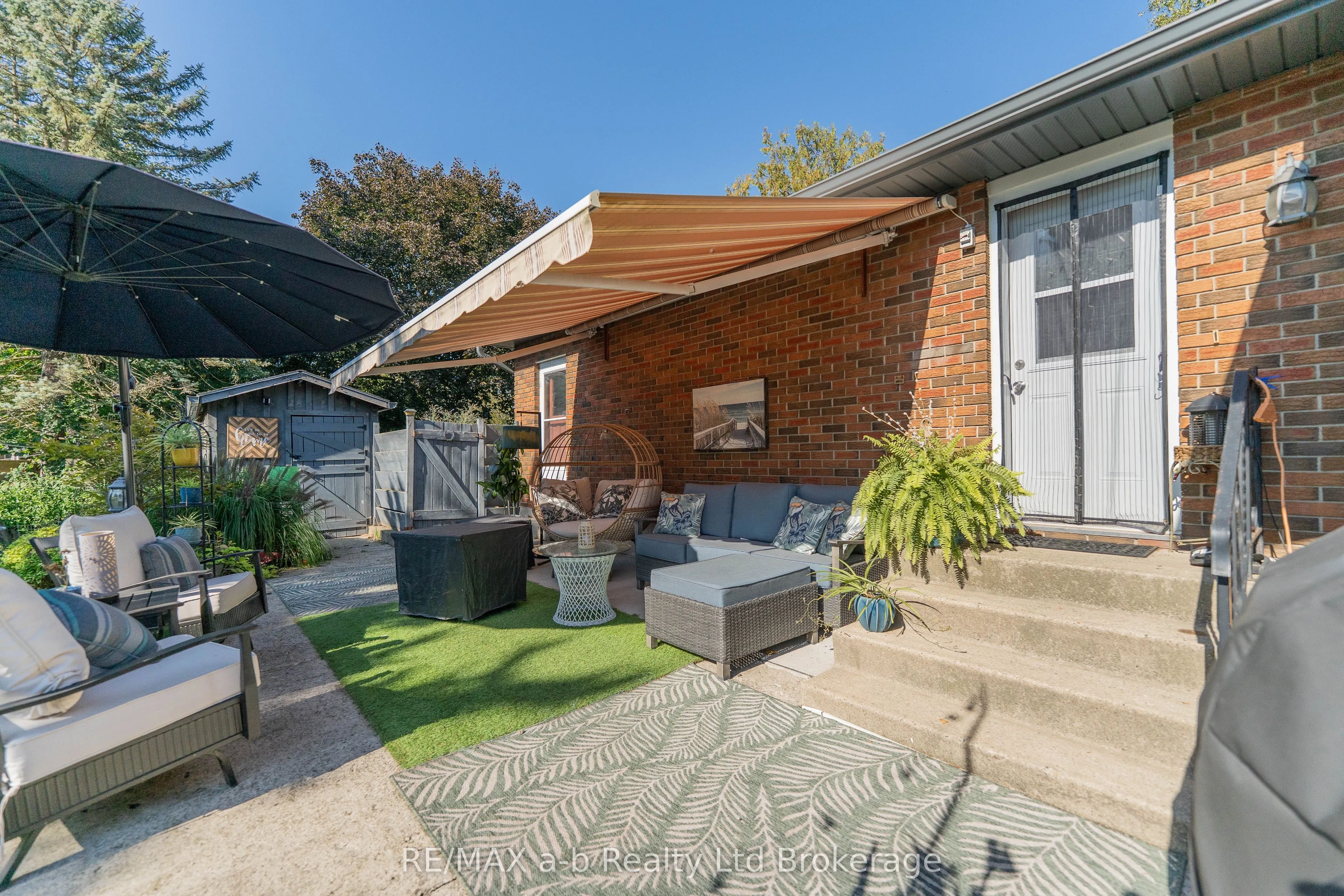 6 Camdon Court